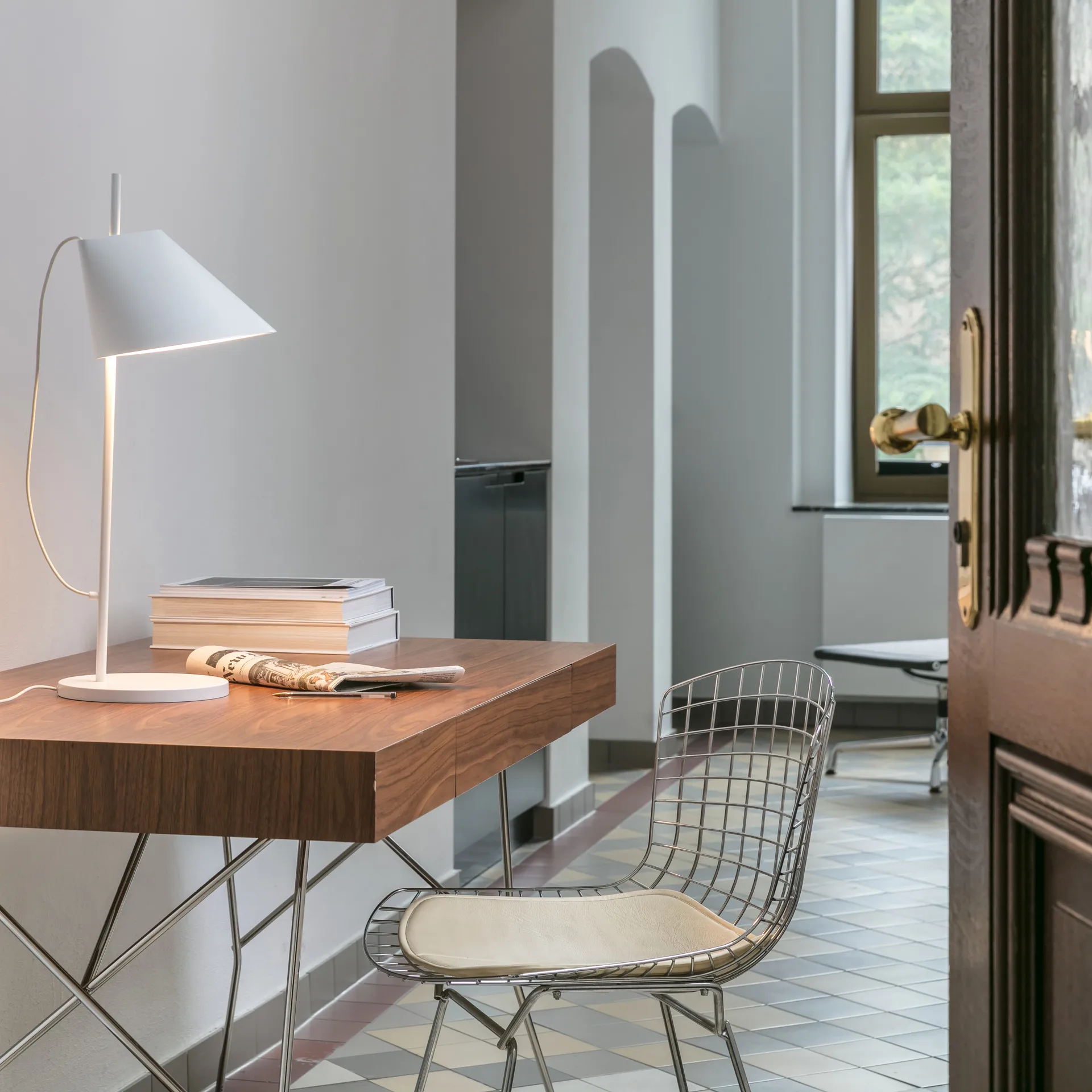 Yuh table lamp, White Louis Poulsen