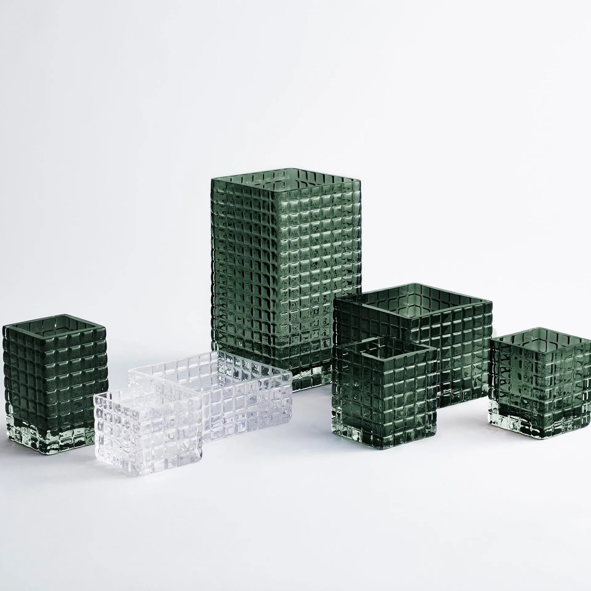 City Hurricane vase, green Louise Roe