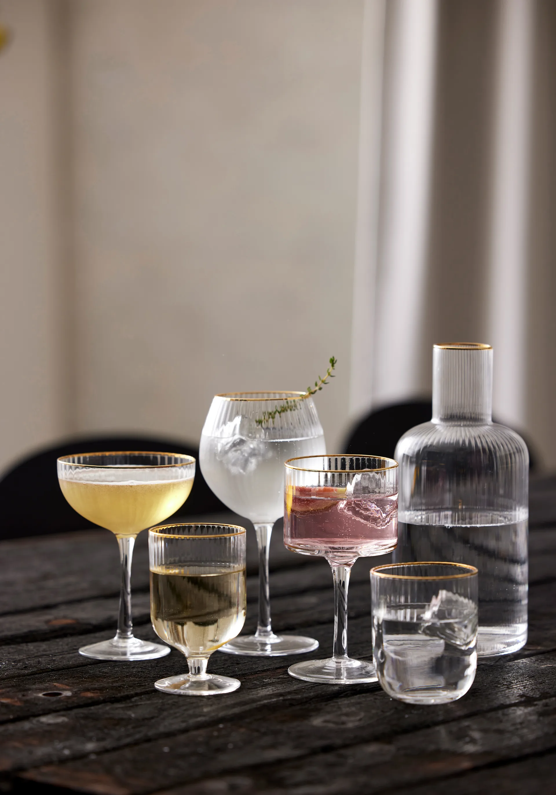 Palermo Gold cocktail glass 31.5 cl 4-pack, Clear-gold Lyngby Glas