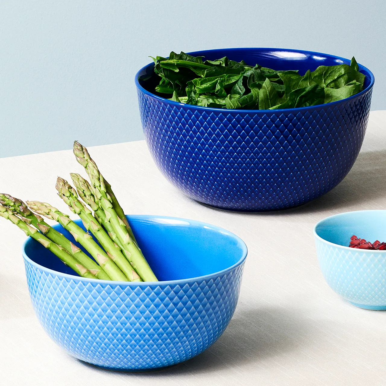 Rhombe serving bowl Ø22 cm from Lyngby Porcelæn - NordicNest.com