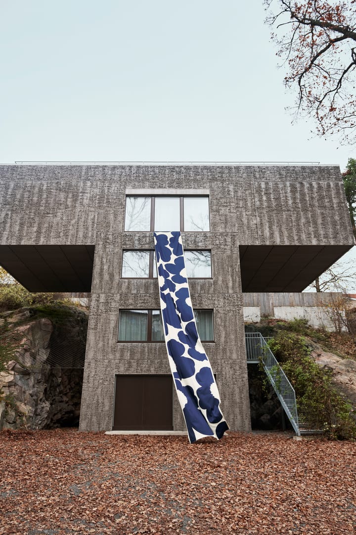 Iso Unikko fabric cotton satin, Cotton-dark navy Marimekko