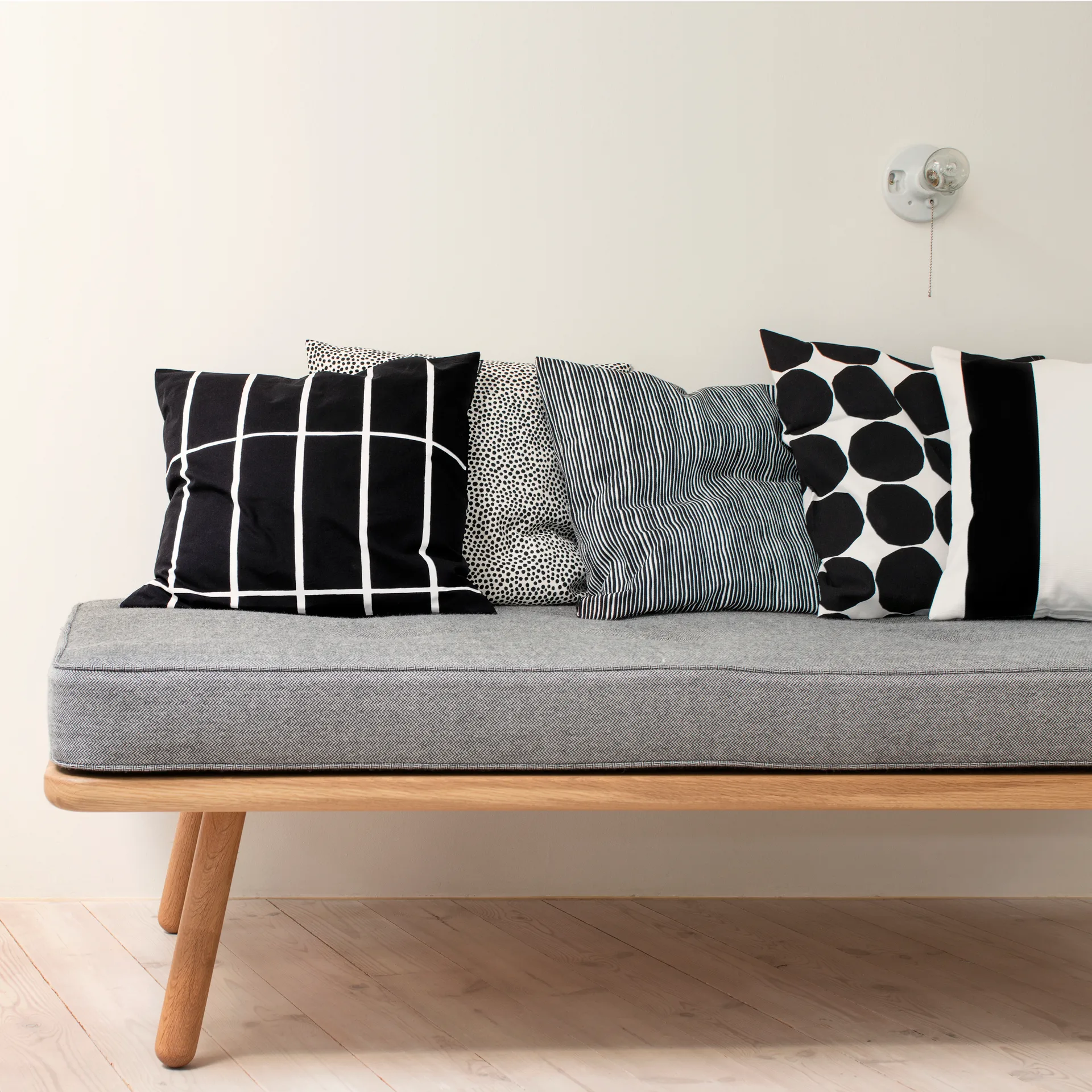 Pienet Kivet cushion cover 50x50 cm, black-white Marimekko