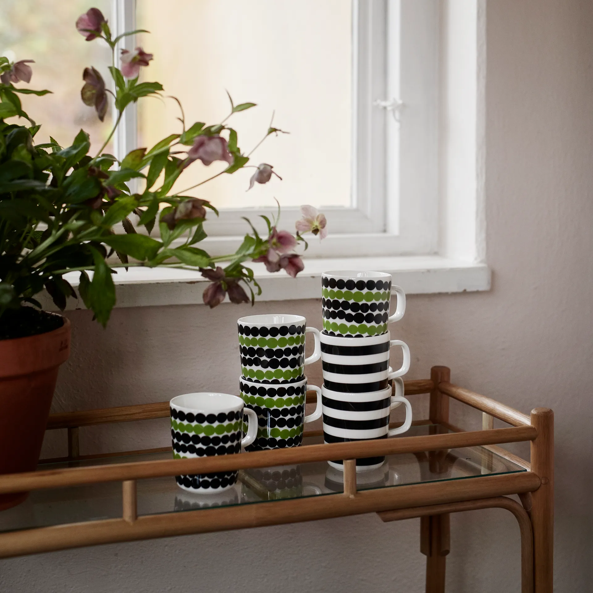 Räsymatto mug 25 cl, black-green-white Marimekko