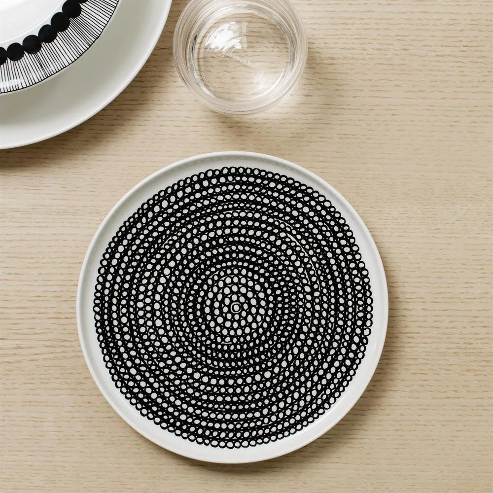 Räsymatto plate Ø 20 cm, black-white, small dots Marimekko