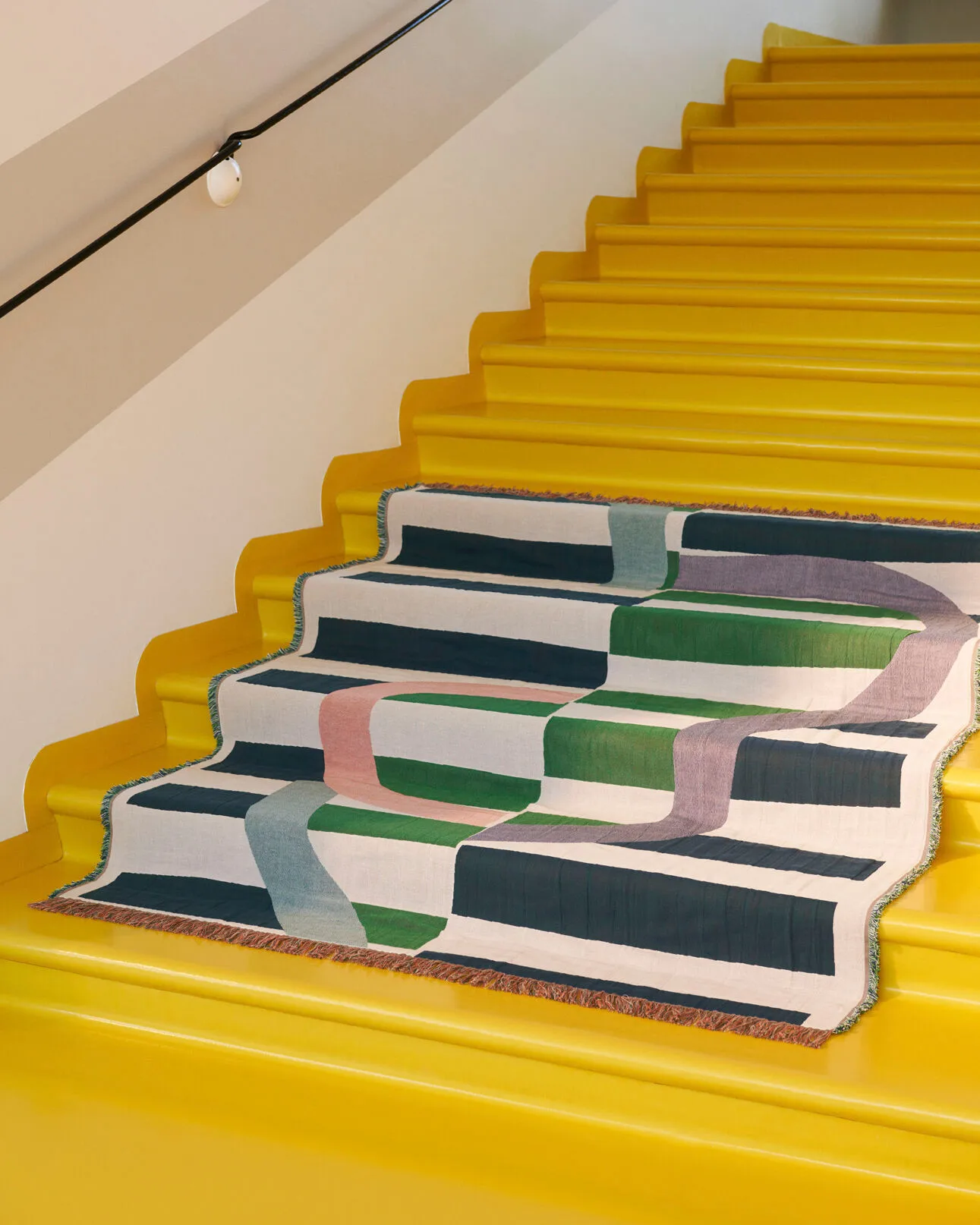 Siirto throw jacquard 140x180 cm, Powder-d. blue-l. blue-coral Marimekko