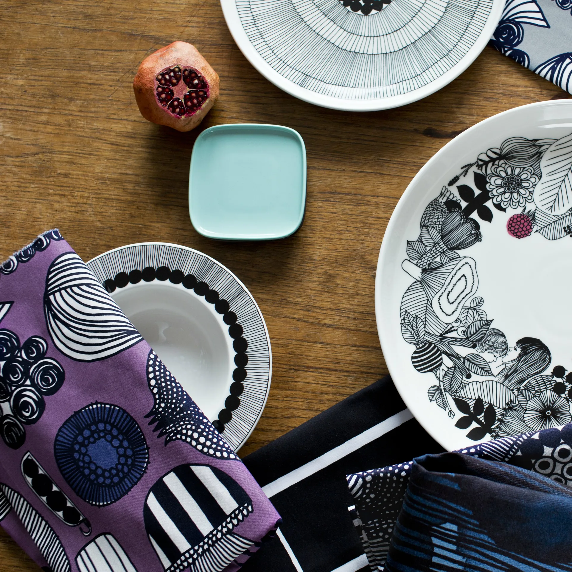 Siirtolapuutarha deep plate Ø 20 cm 4-pack black,  Marimekko