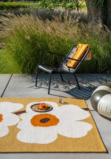 Unikko anniversary outdoor rug - Honey, 200x280 cm - Marimekko