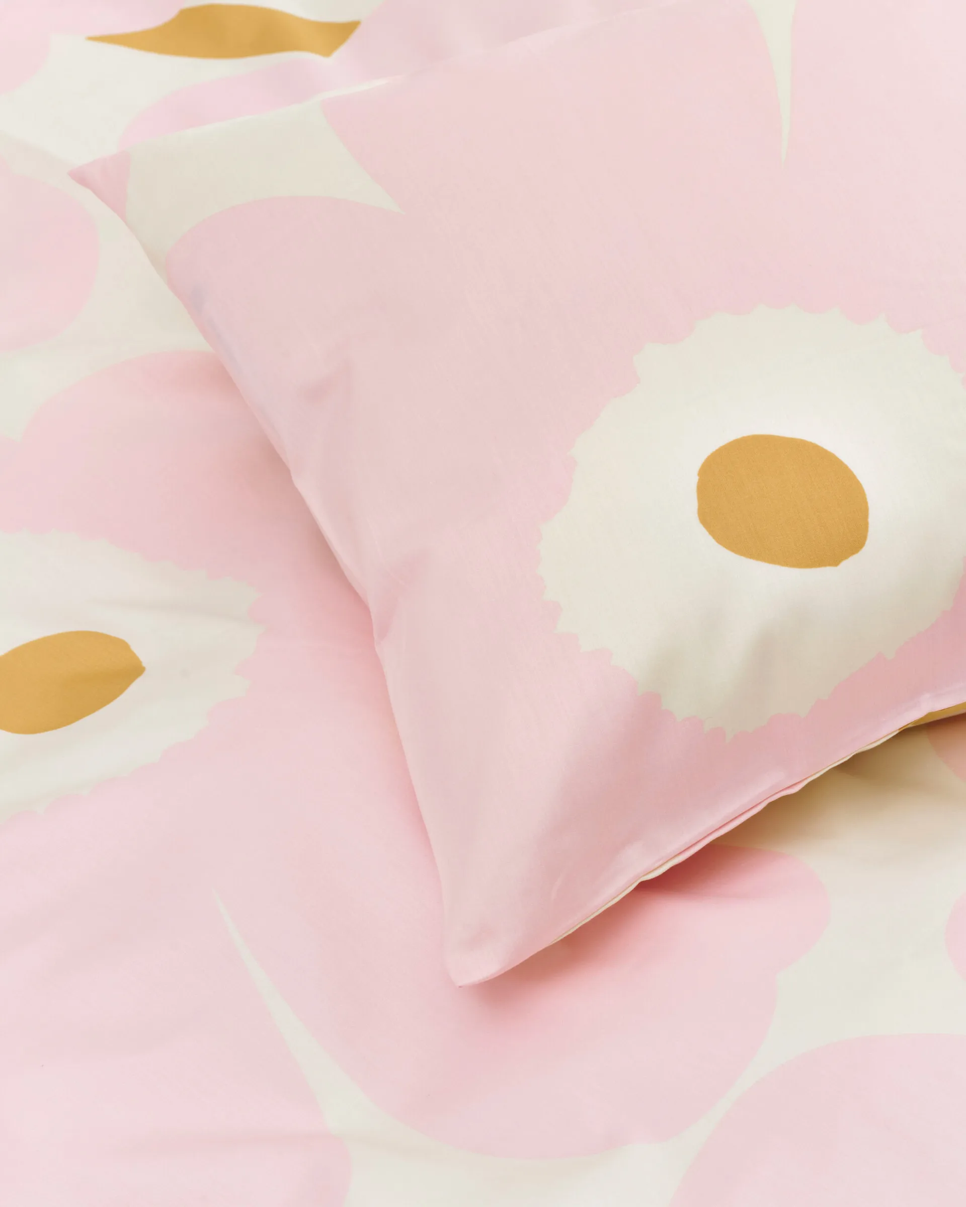 Unikko bedding set 150x210 cm+50x60 cm, White-light pink-beige Marimekko
