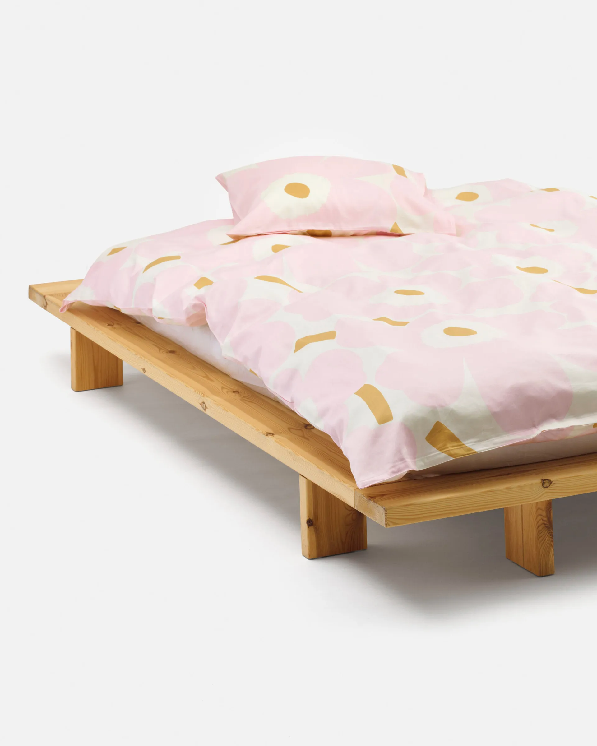 Unikko bedding set 150x210 cm+50x60 cm, White-light pink-beige Marimekko