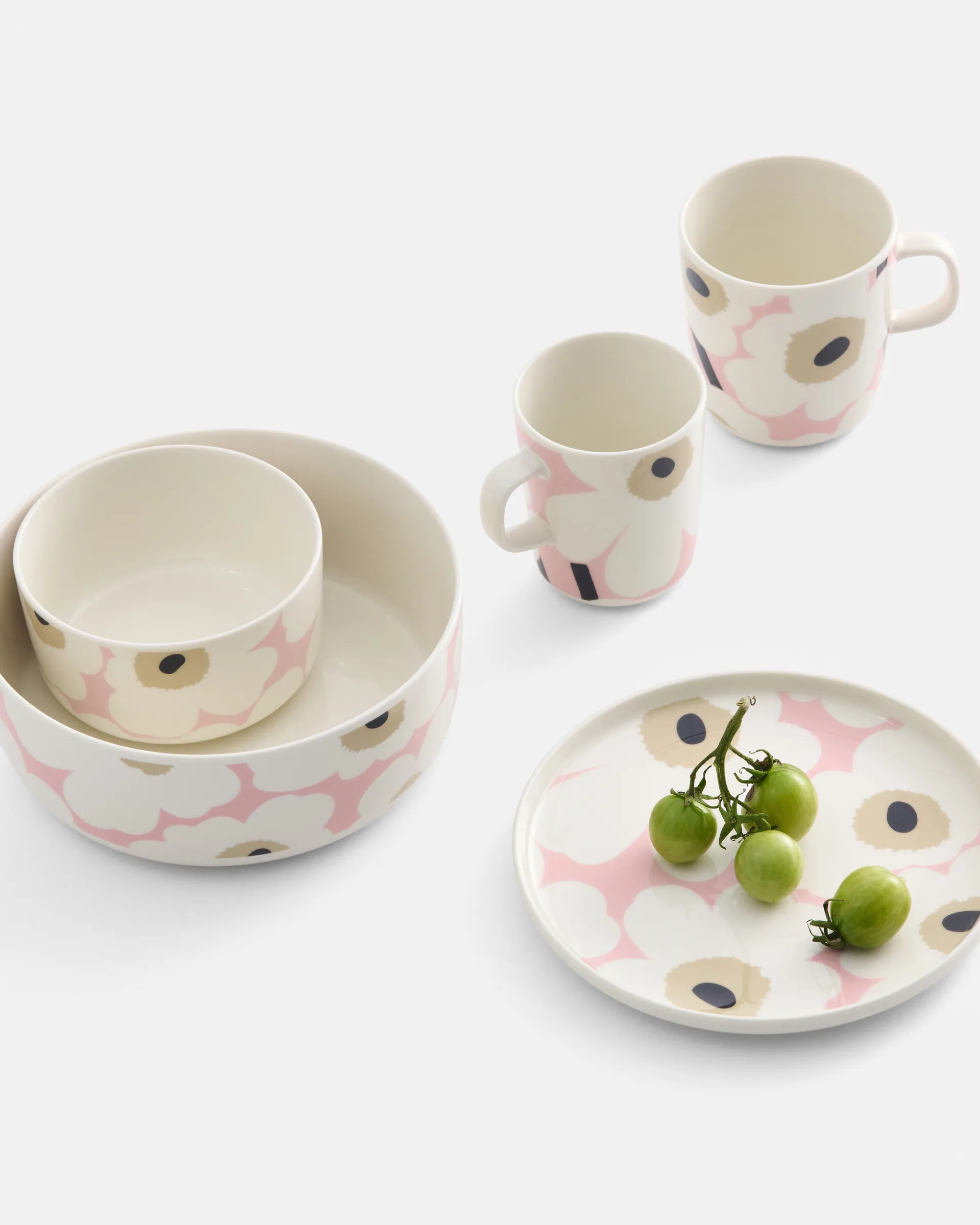 Unikko bowl 1.5 L, Off white-pink-sand-charcoal Marimekko
