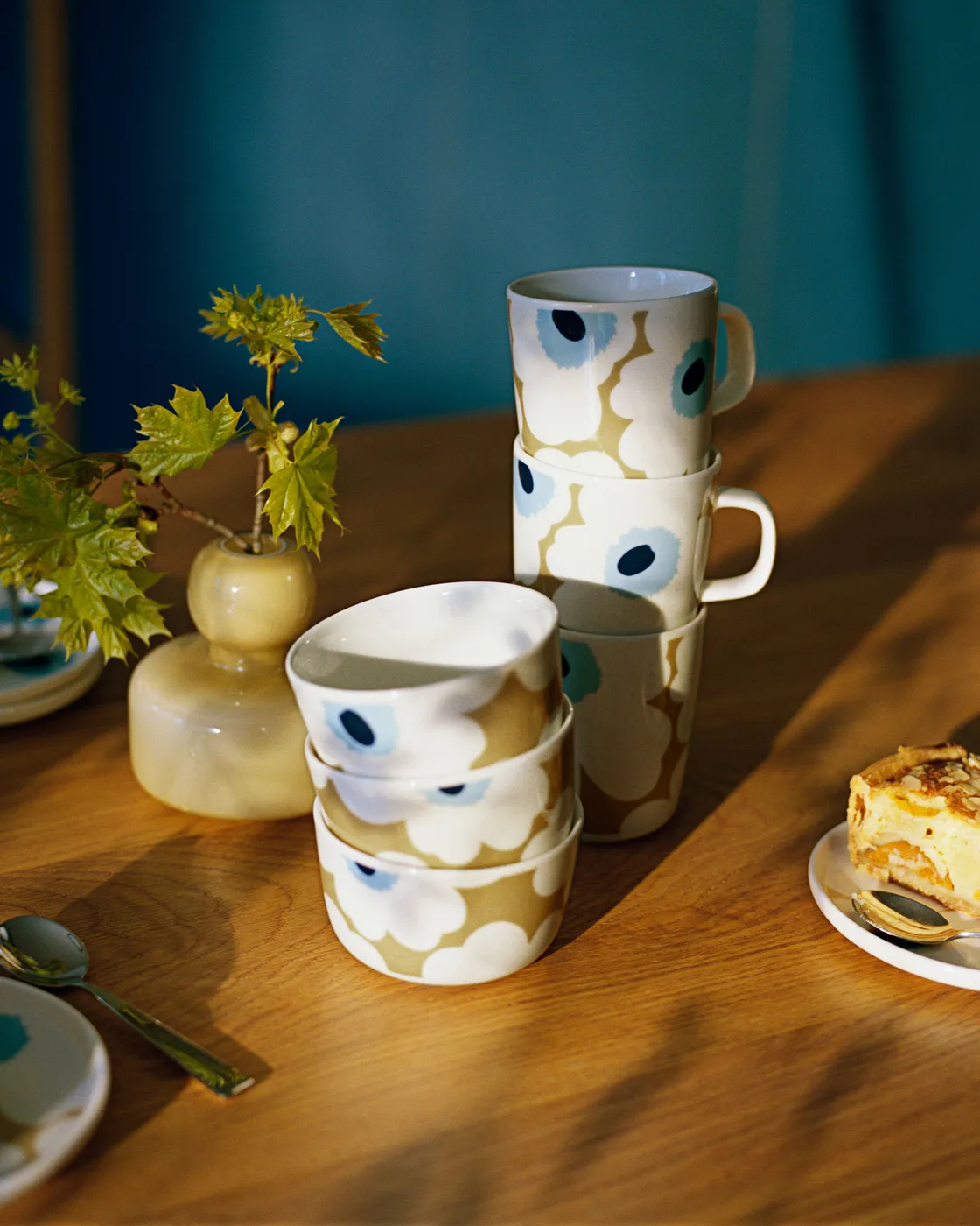 Unikko mug 25 cl, beige-offwhite-blue Marimekko