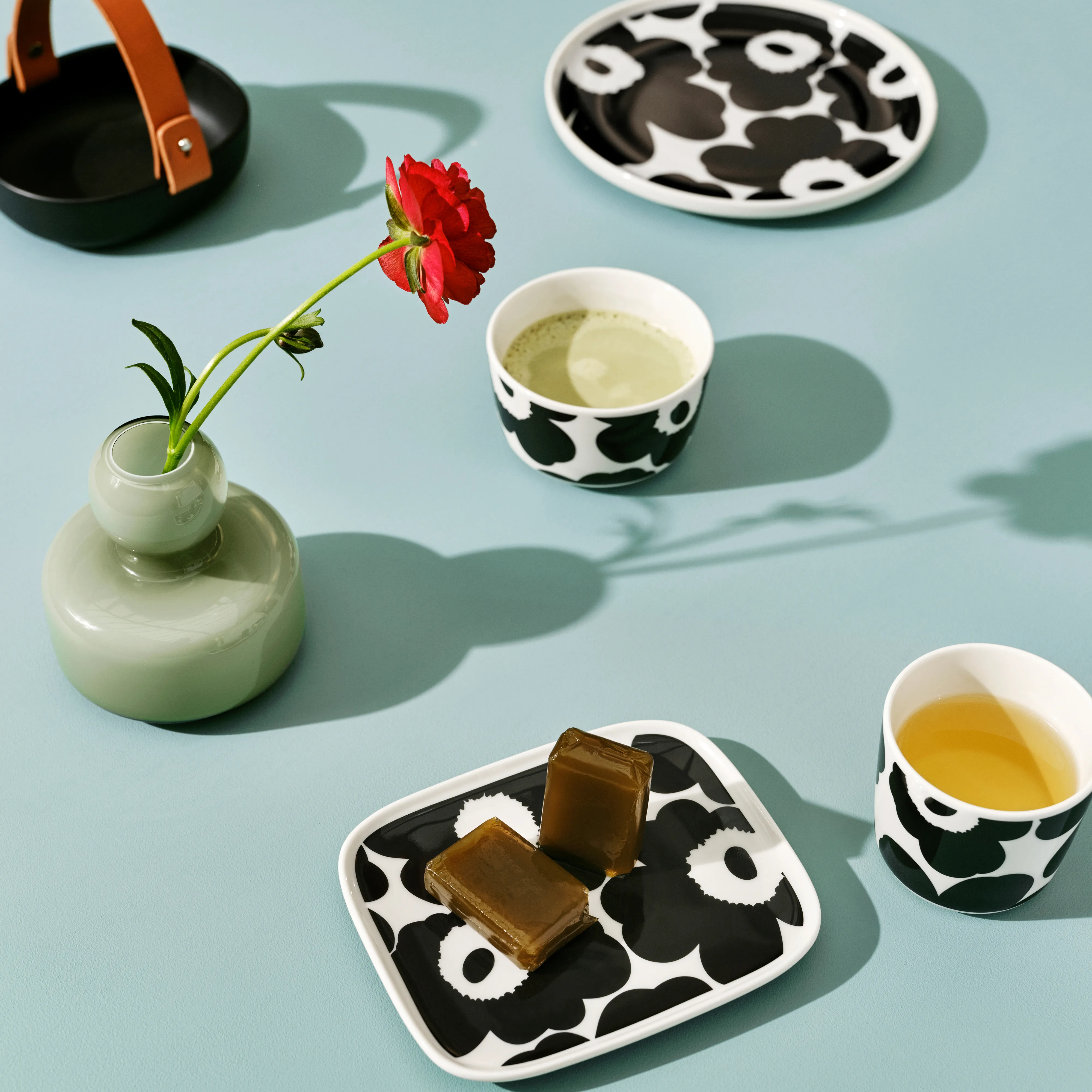 Unikko plate 12x15 cm from Marimekko - NordicNest.com