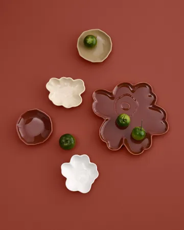 Unikko shape plate - Chestnut - Marimekko