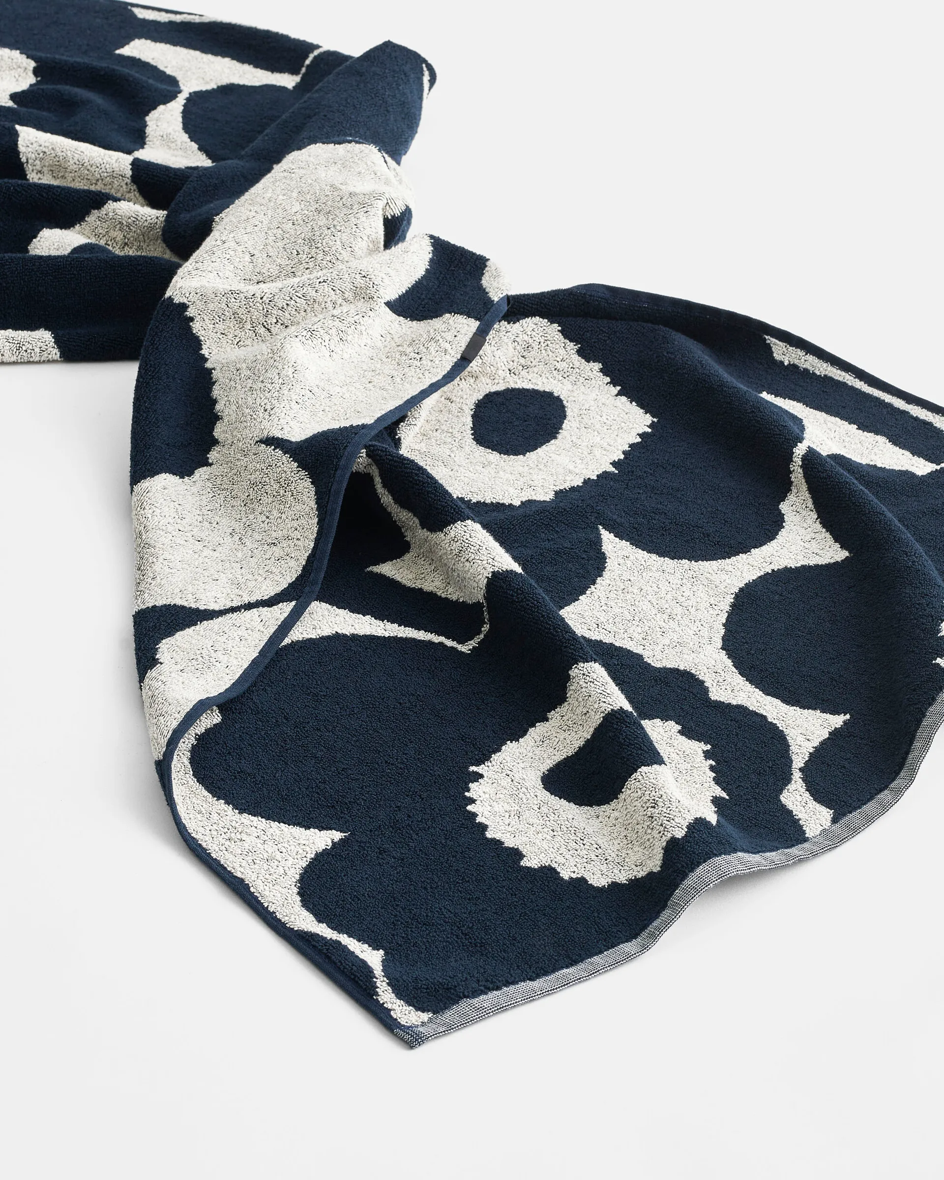 Unikko towel natural white-dark blue, 70x150 cm Marimekko