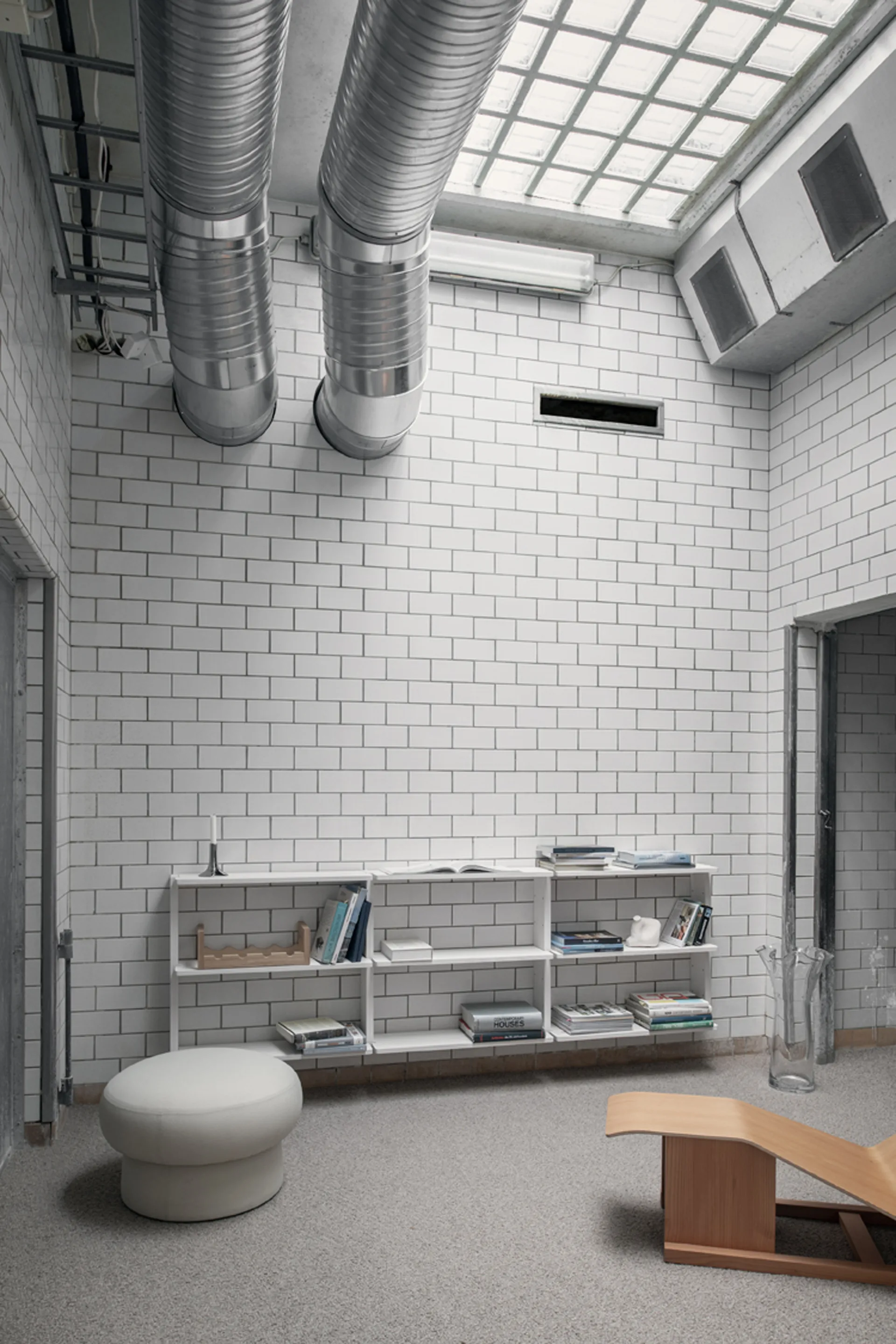 Gridlock - S2-A6-0 shelf, White stained Ash Massproductions