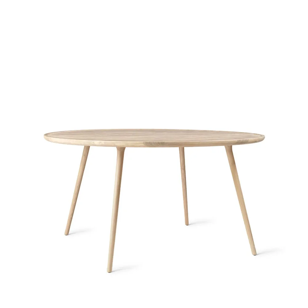 Accent dining table round, Oak white pigmenterad matte lacquer. ø140 cm Mater