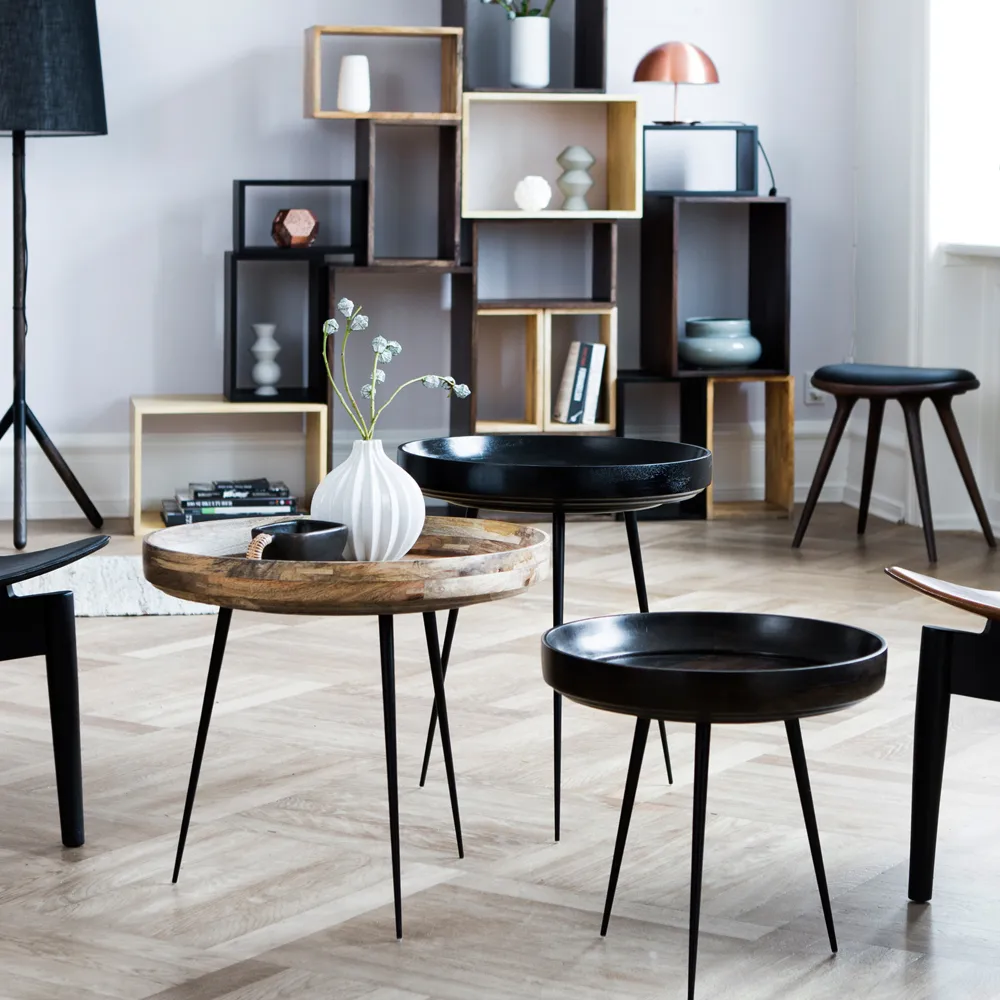 Mater stool, Leather black. aluminum stand Mater