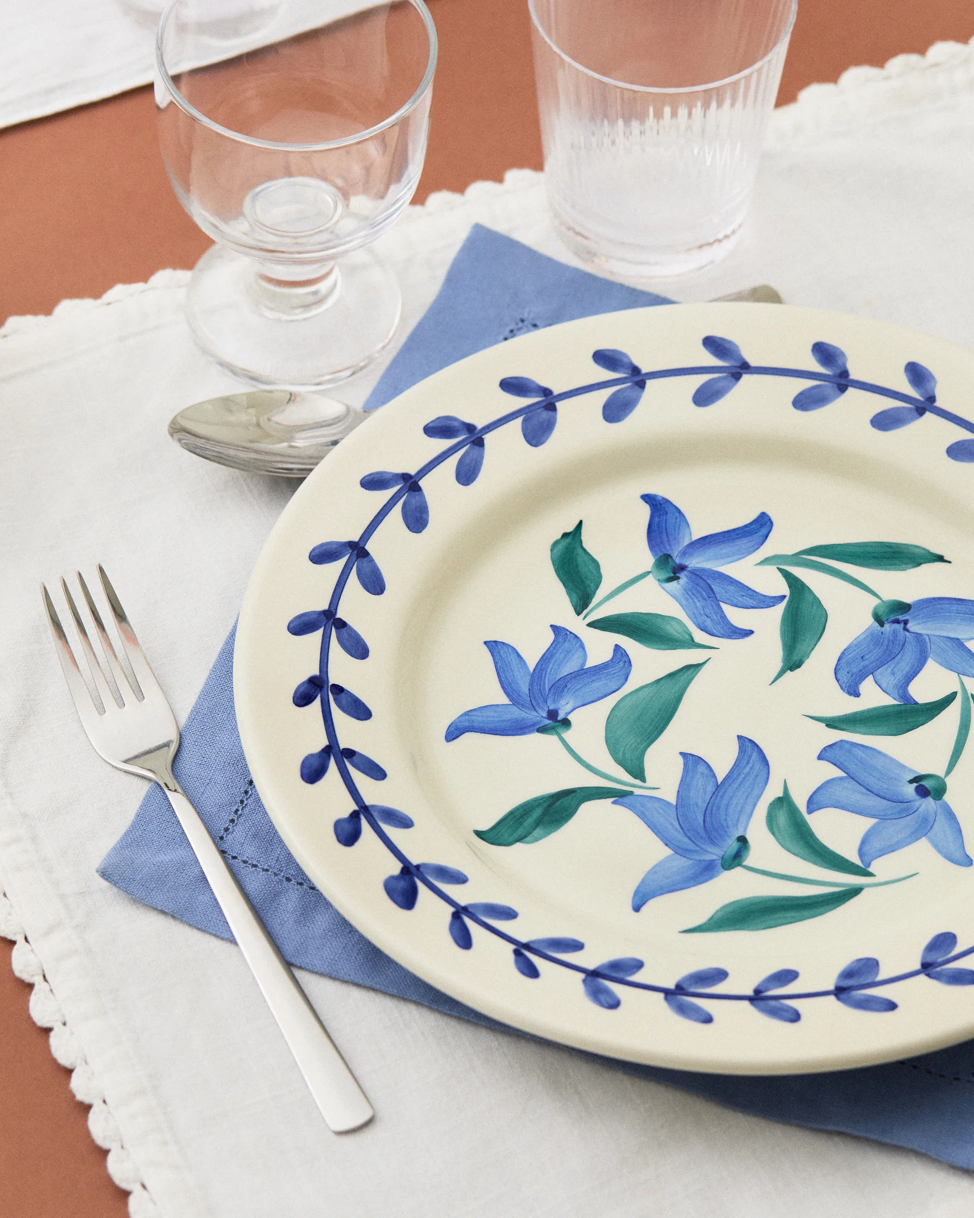 Flowers blossom dinner plate Ø28 cm, White Mateus