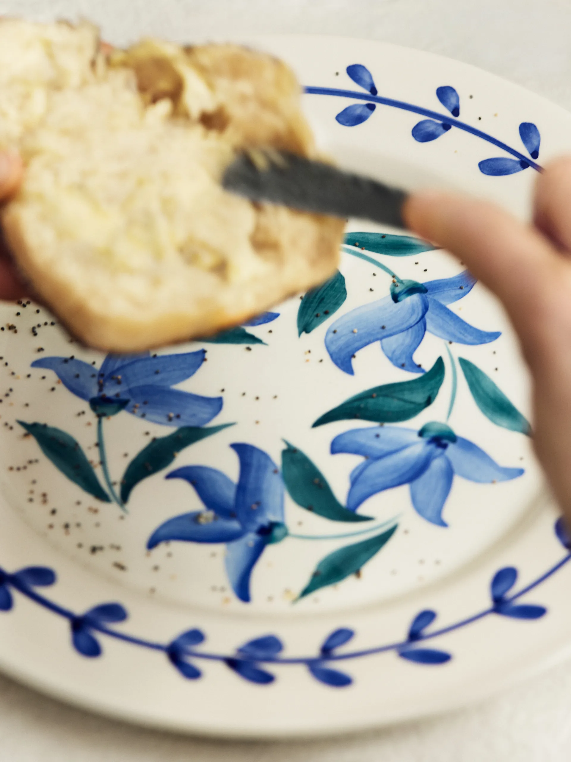 Flowers blossom dinner plate Ø28 cm, White Mateus