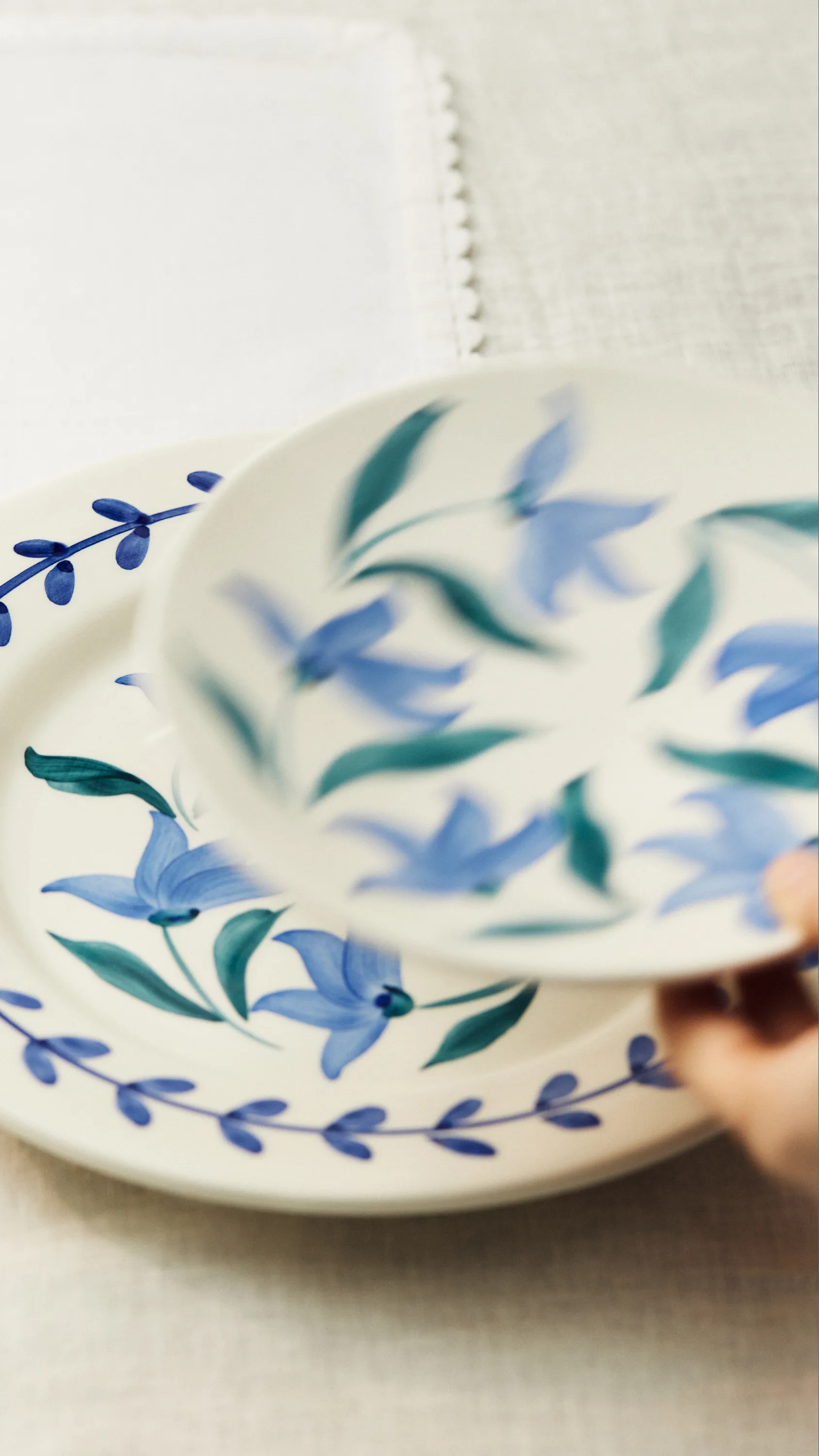 Flowers blossom plate Ø20 cm, White Mateus