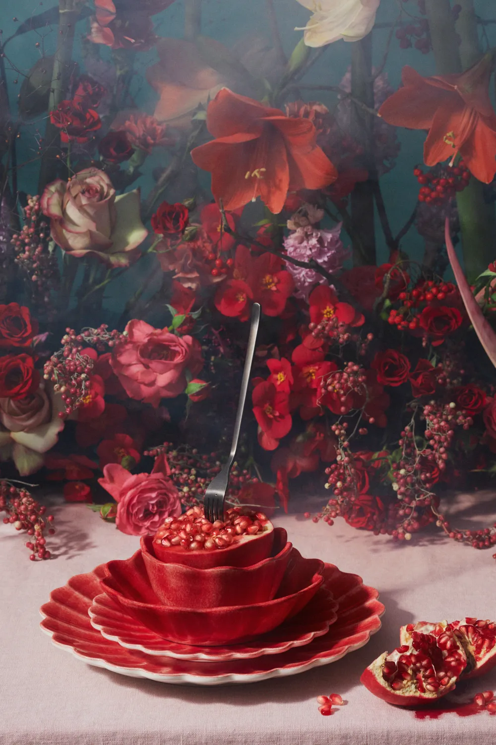 Oyster plate 28 cm, Red Mateus