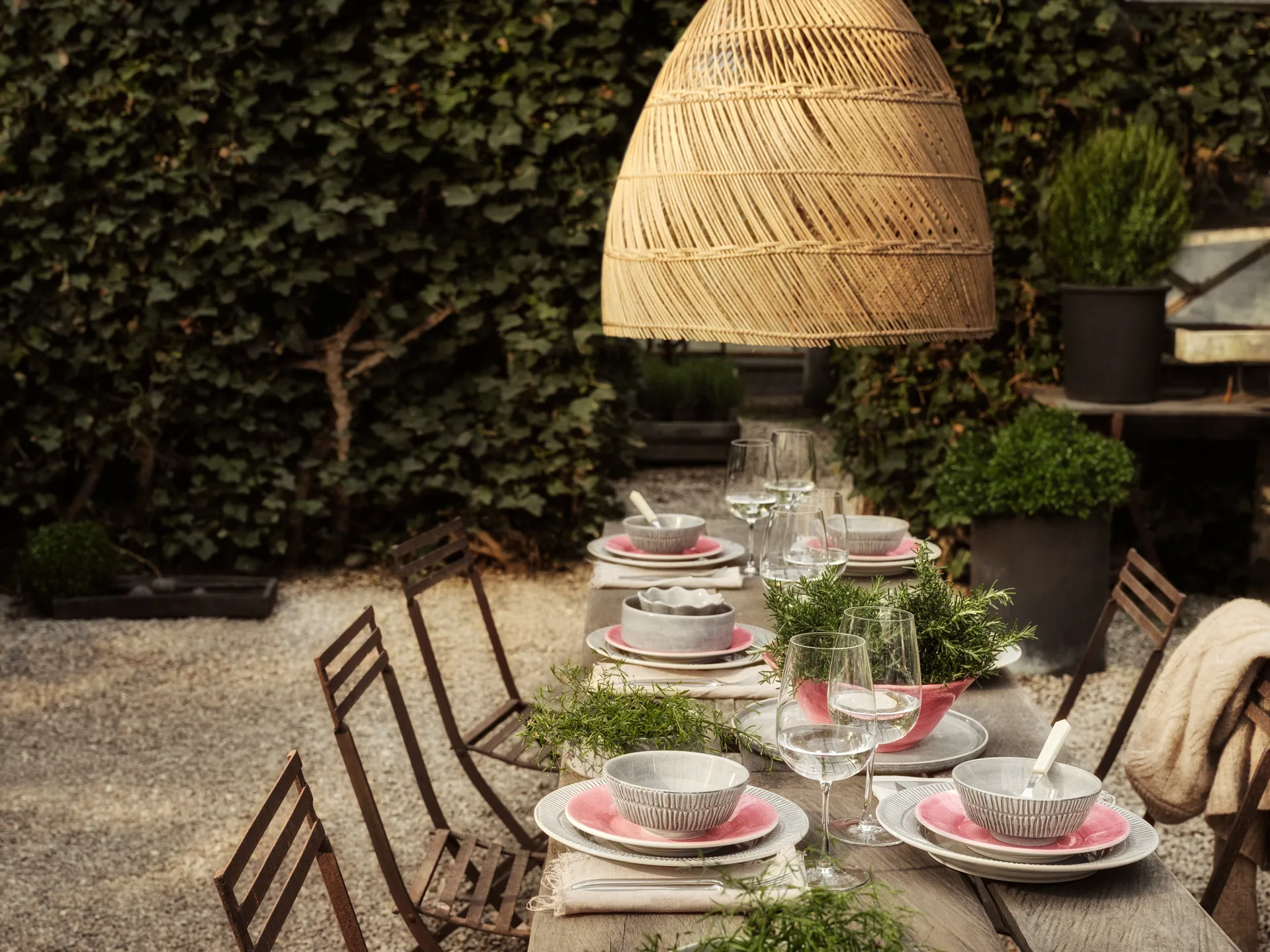 Stripes plate Ø28 cm, sand Mateus