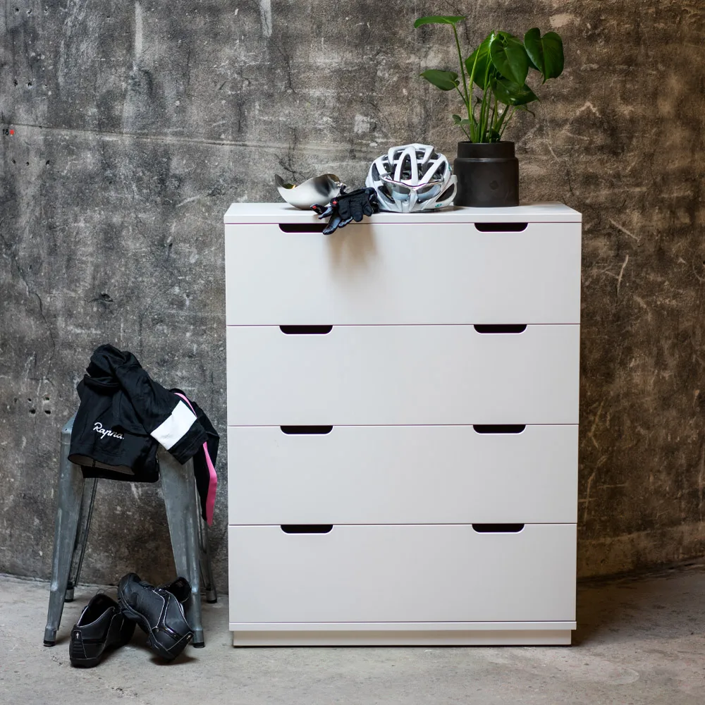 Aoko chest of 4 drawers, White lacquer Mavis