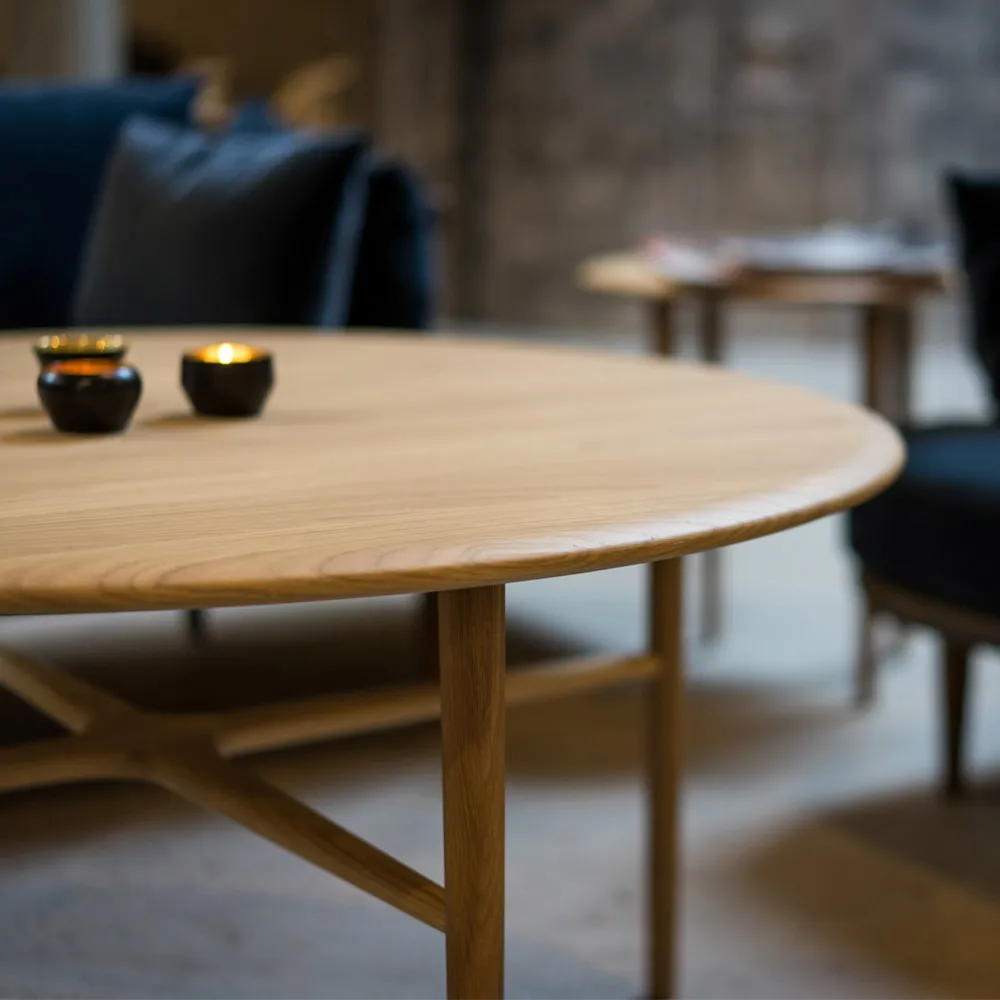 Crest coffee table round, oak white pigmented clear lacquer Mavis