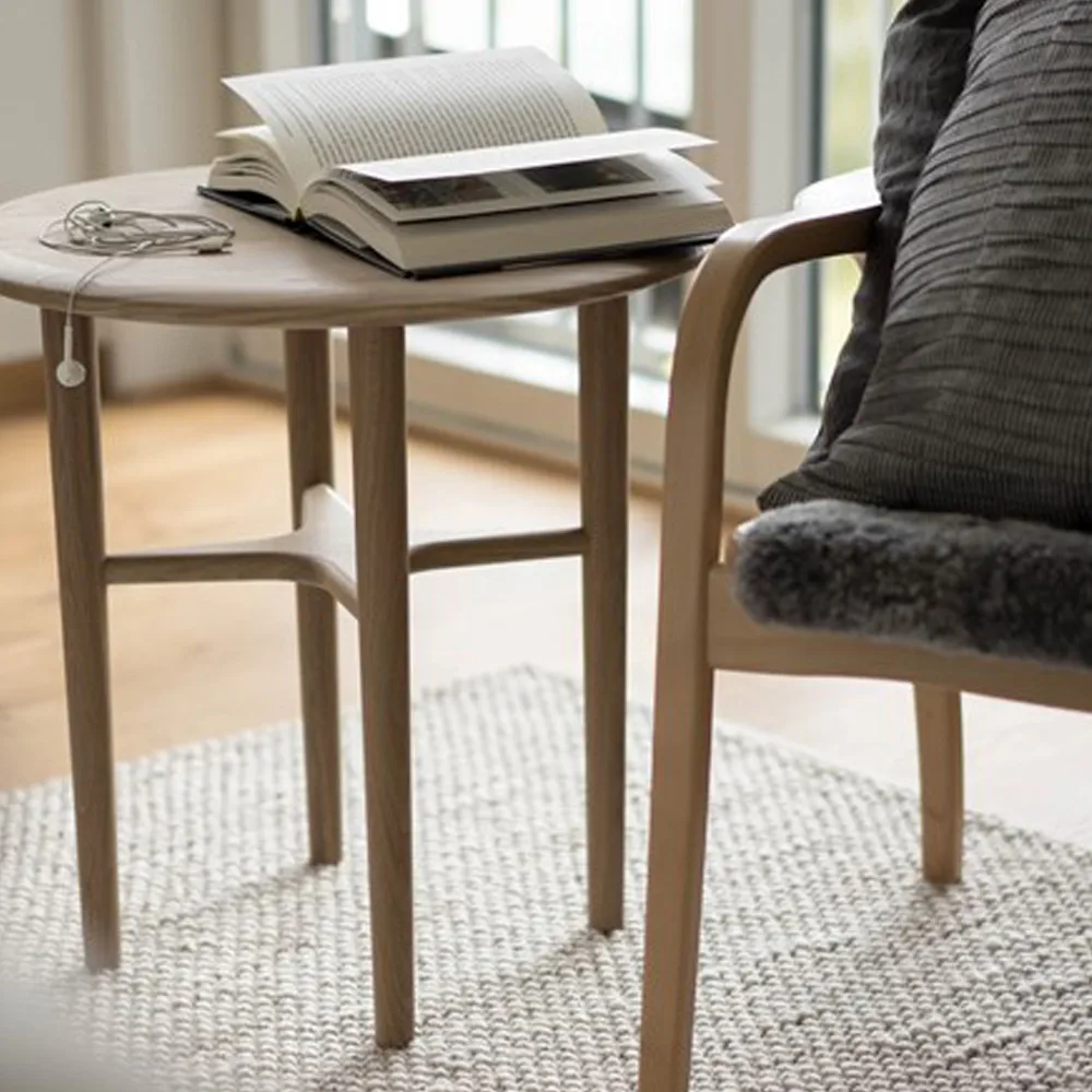 Crest side table, oak white pigmented clear lacquer Mavis