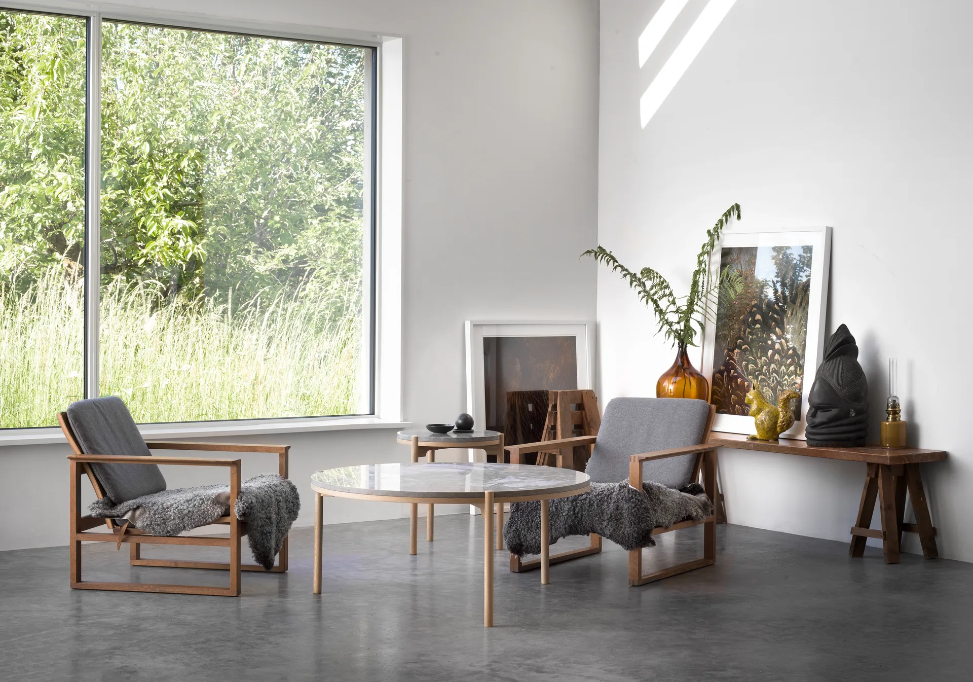 Dondo coffee table white pigmented oak Ø80 cm, Honed limestone Mavis