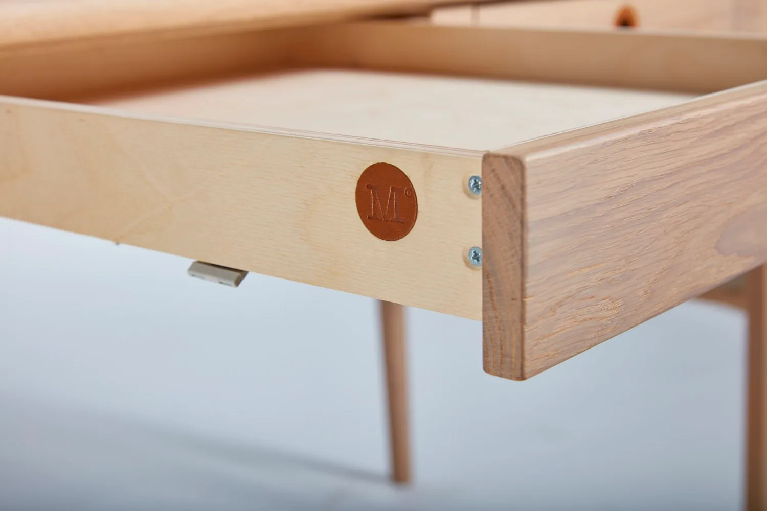 Höllviken desk, oak white pigmented Mavis