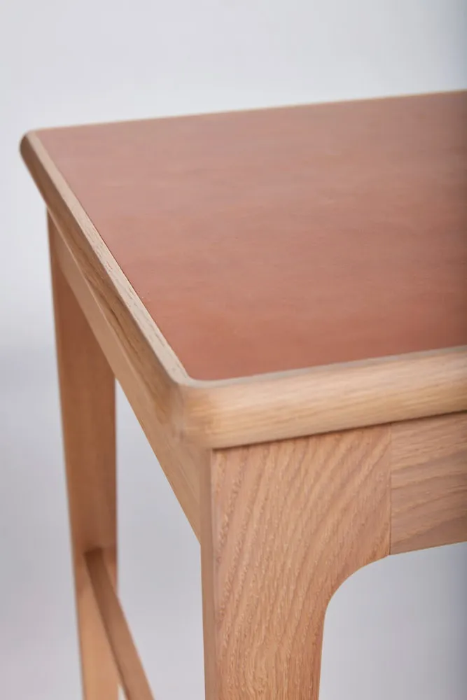 Höllviken desk, oak white pigmented Mavis
