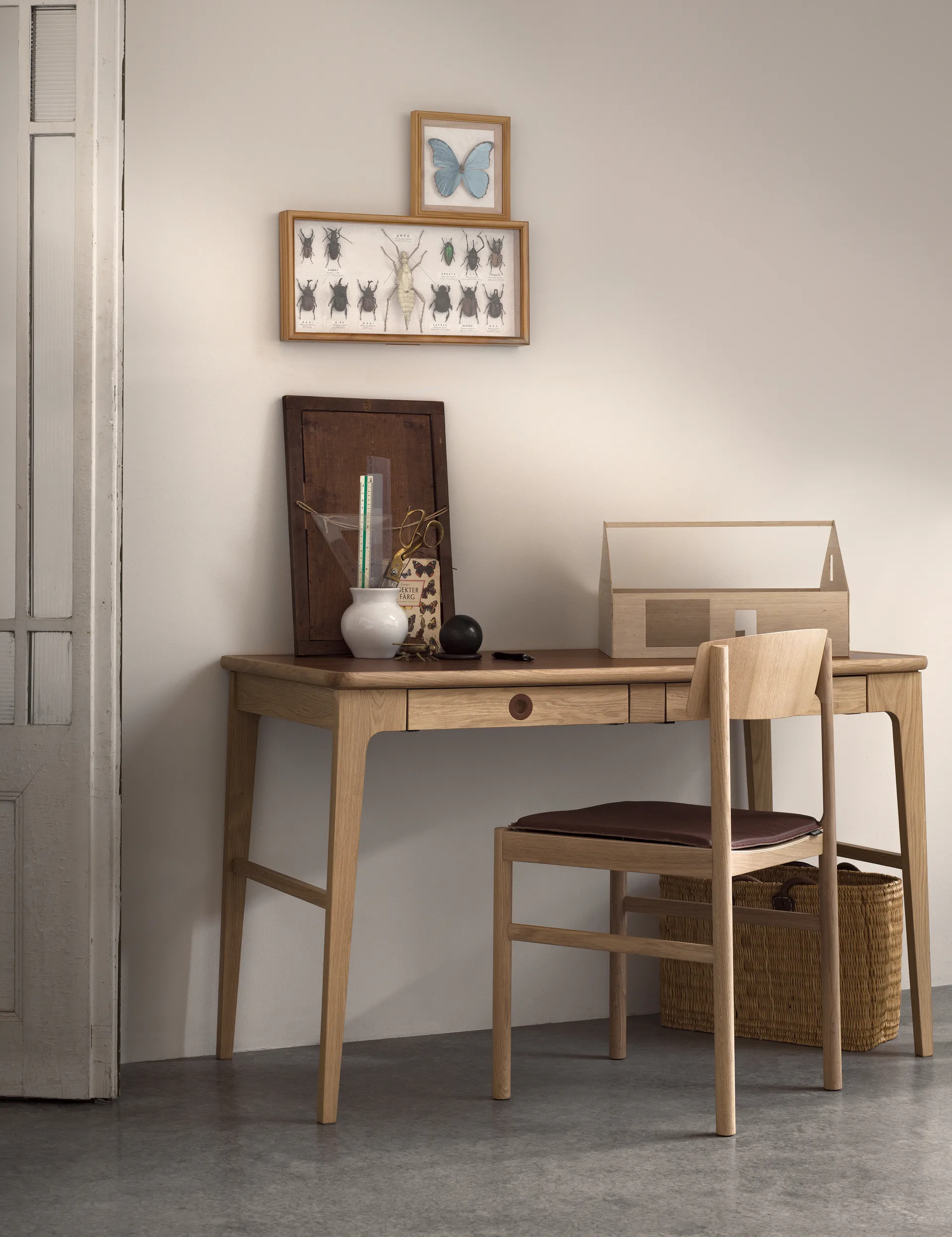 Höllviken desk, oak white pigmented Mavis