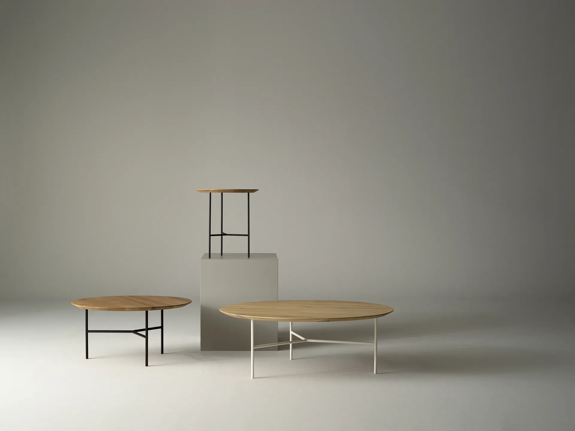 Tribeca side table, oak oil rustic, satin-chromed legs, ø47 cm Mavis