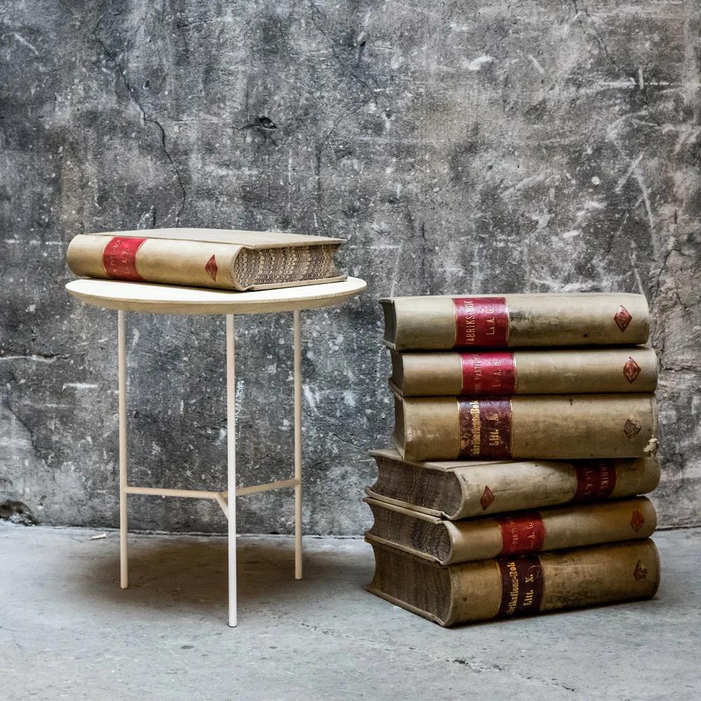 Tribeca side table, oak oil rustic, white legs, ø47 cm Mavis