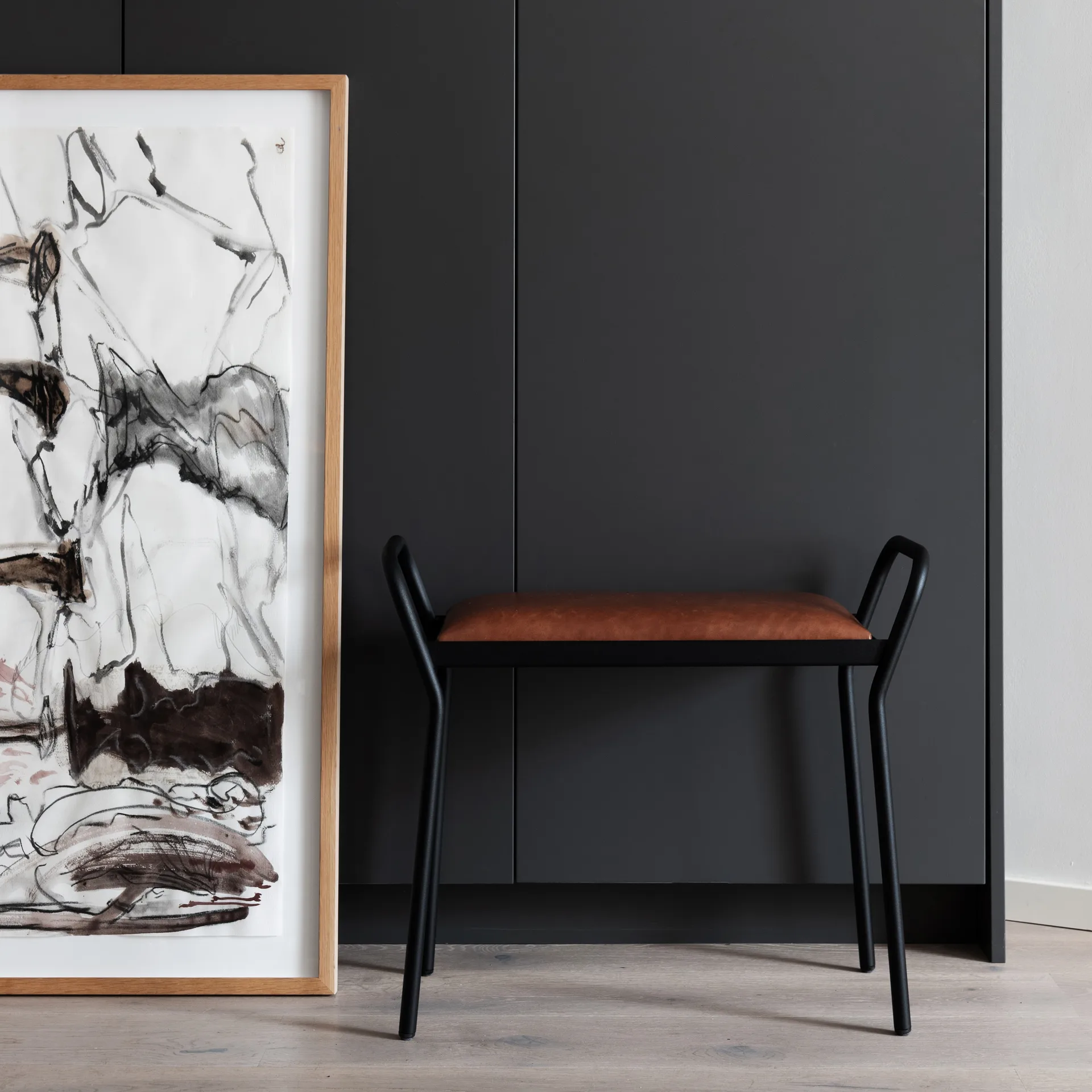Anyone stool, Black-vintage cognac Maze