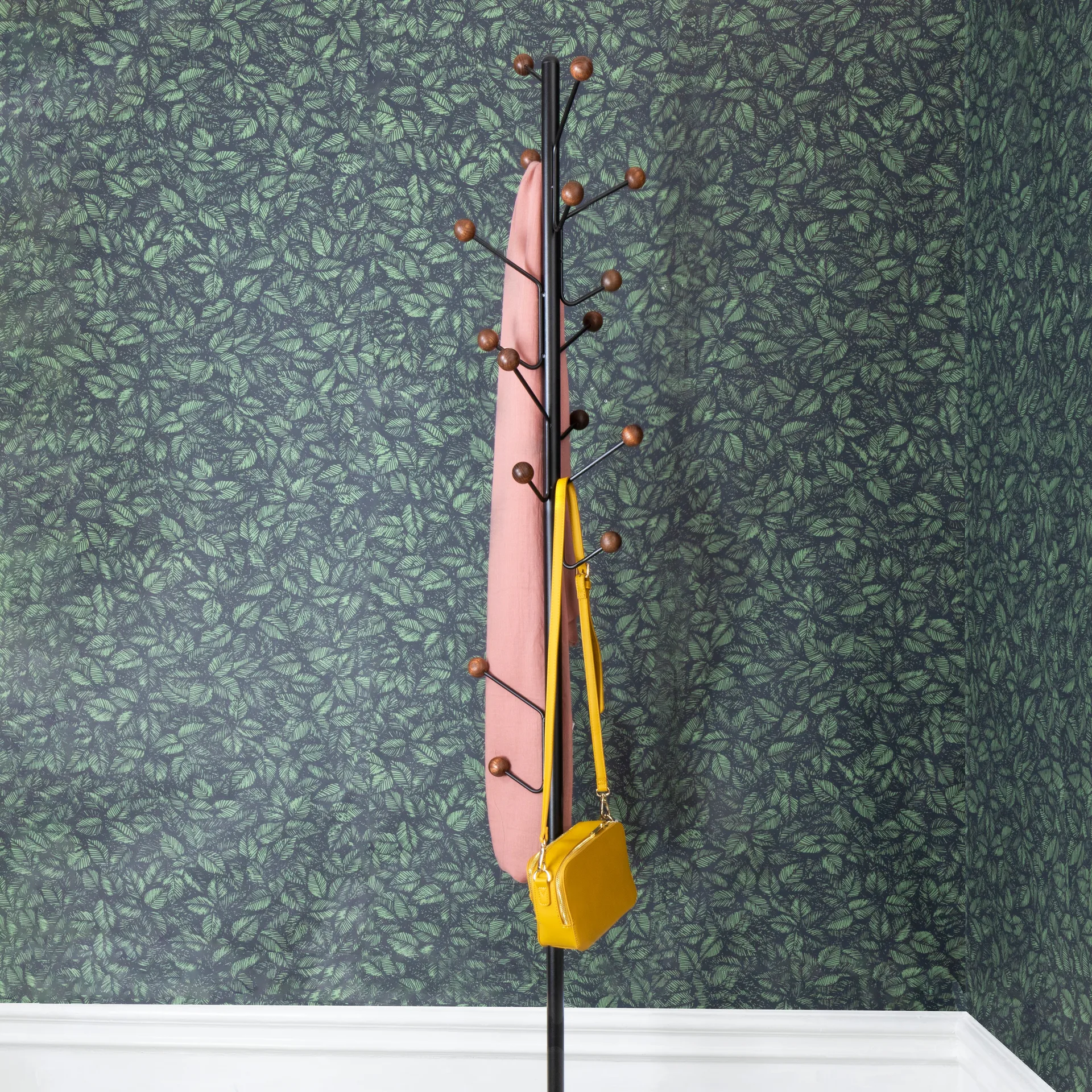 Bill Floor clothes hanger, Black-dark brown Maze