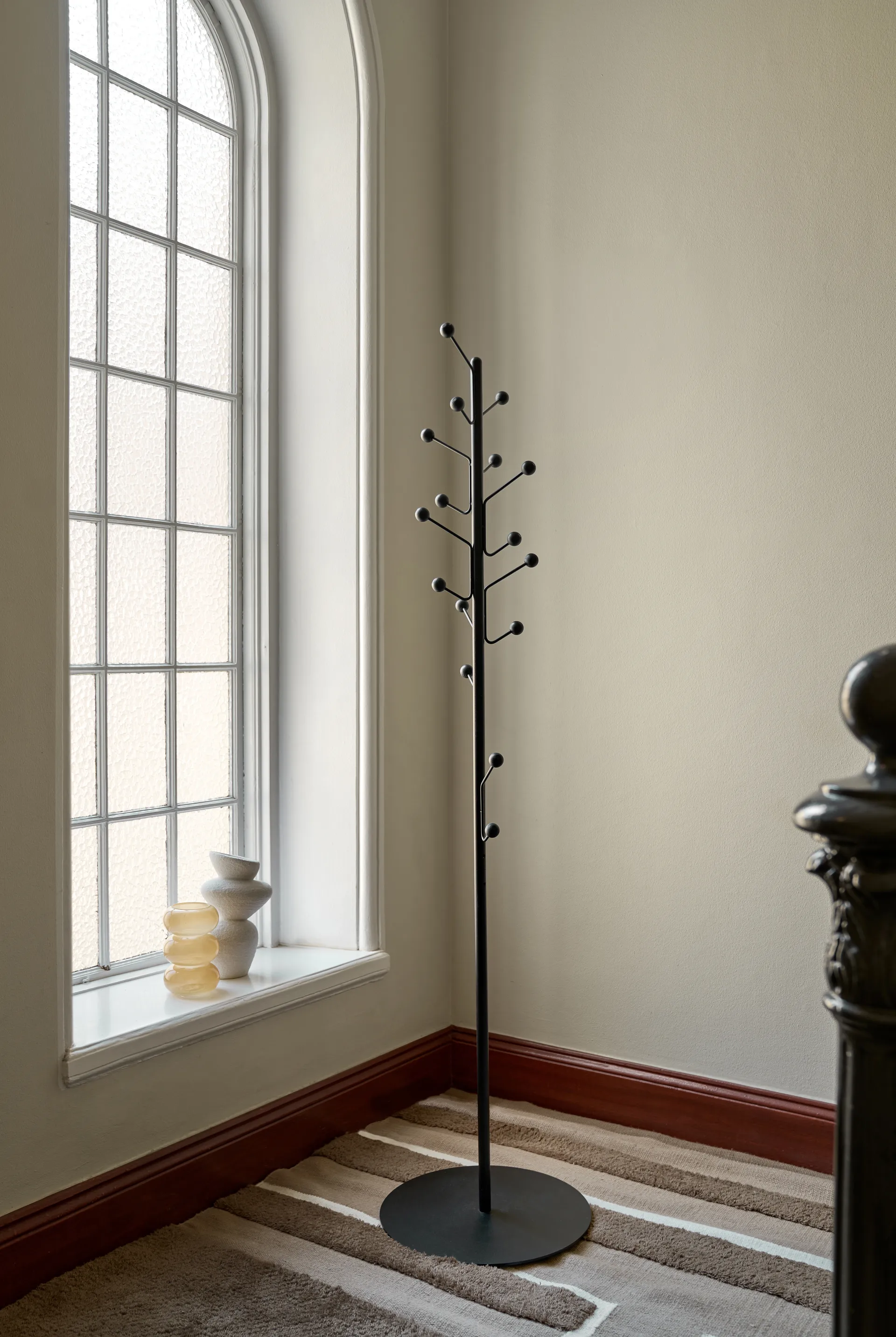 Bill Floor clothes hanger, Black Maze