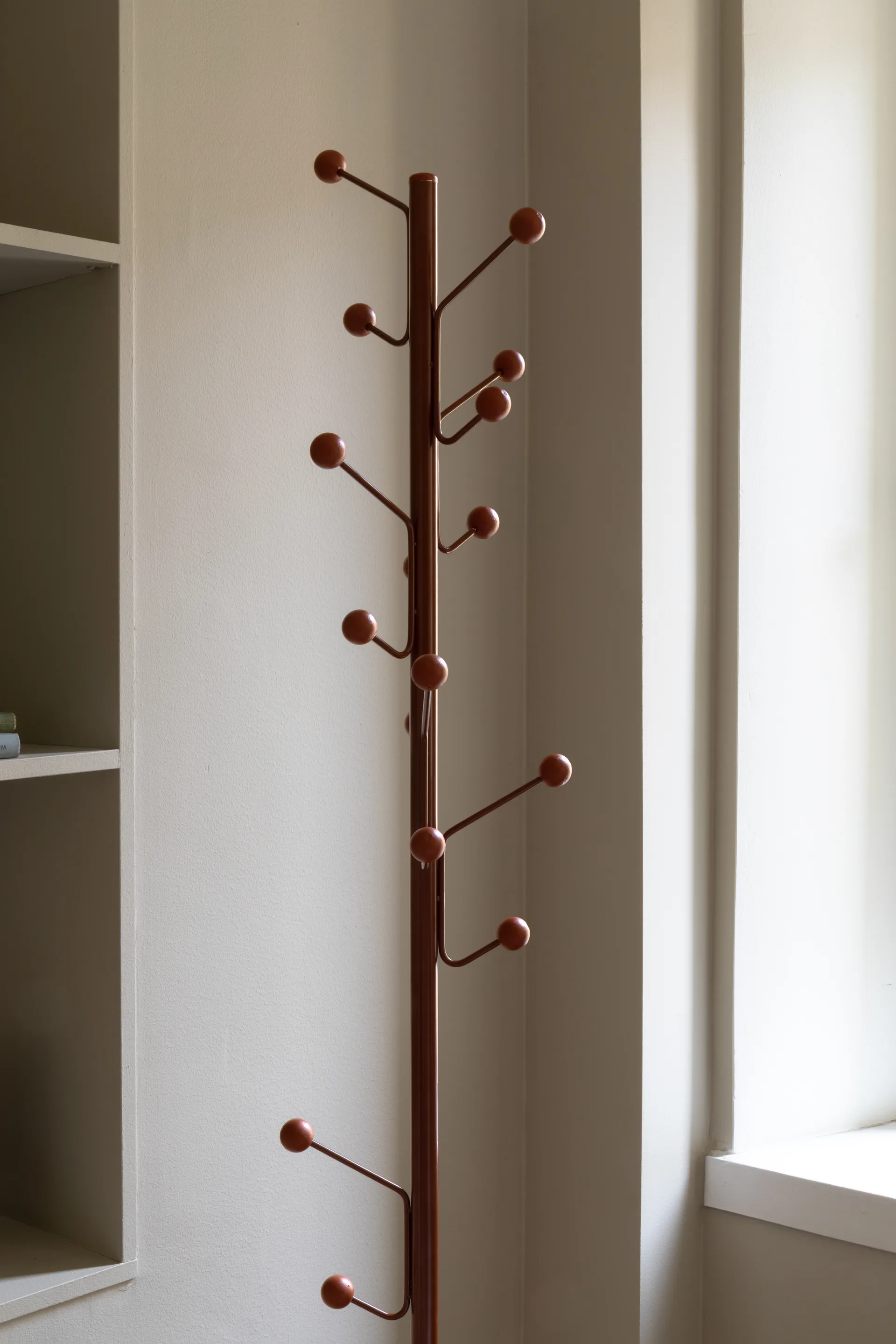 Bill Floor clothes hanger, Cinnamon Maze