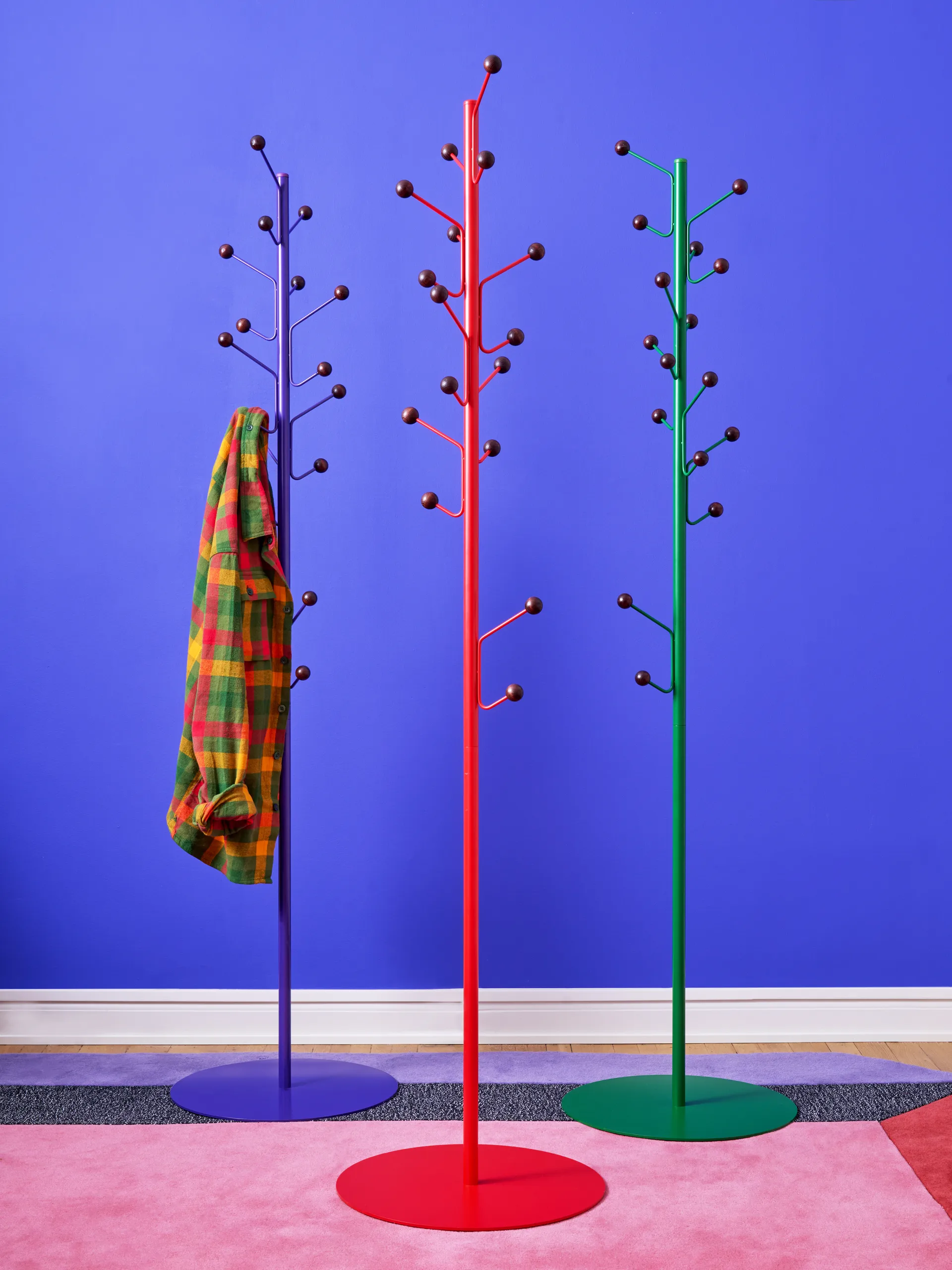 Bill Floor clothes hanger, Green-dark brown Maze