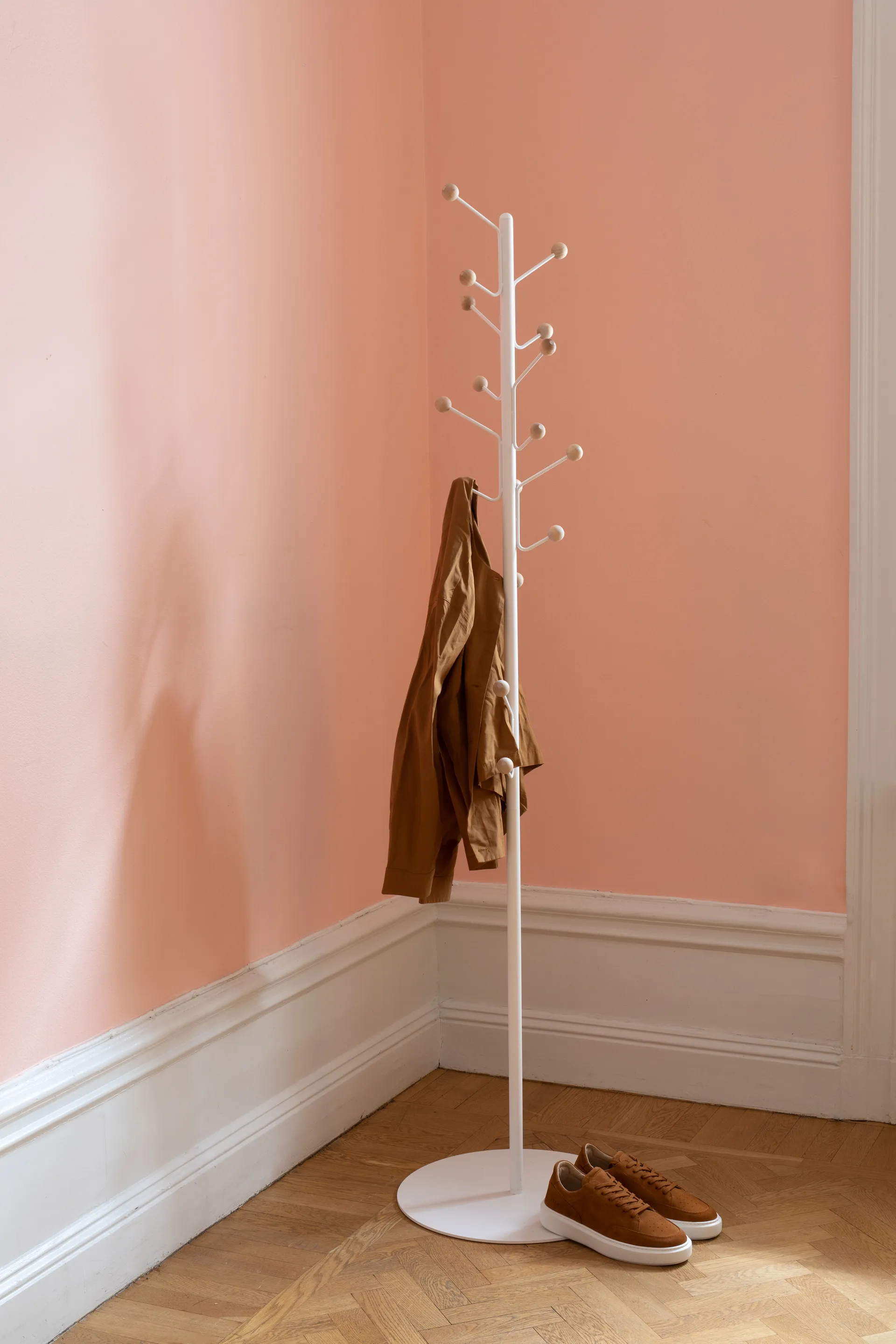Bill Floor clothes hanger, Greige Maze