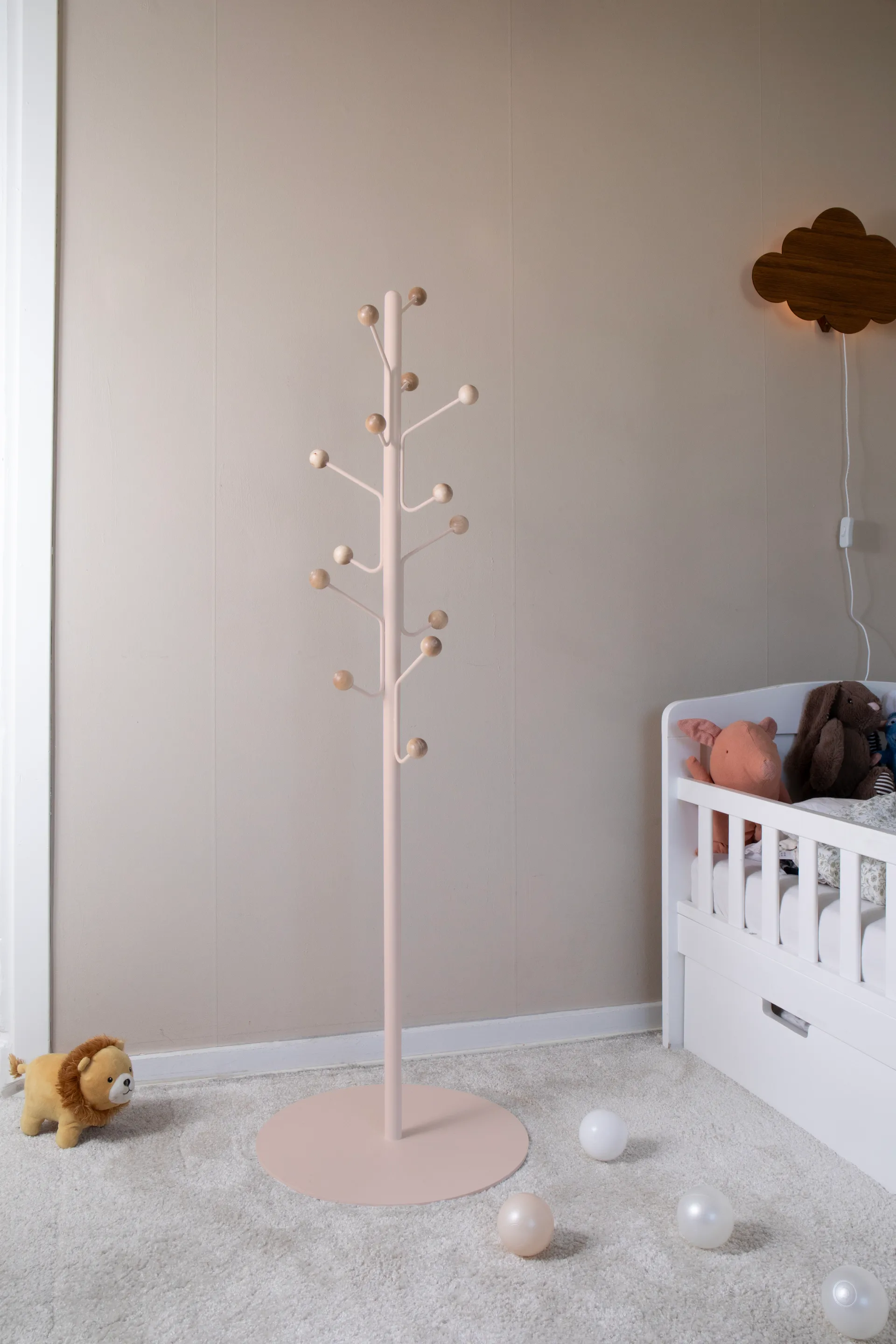 Bill Floor junior coat rack, Pale pink Maze