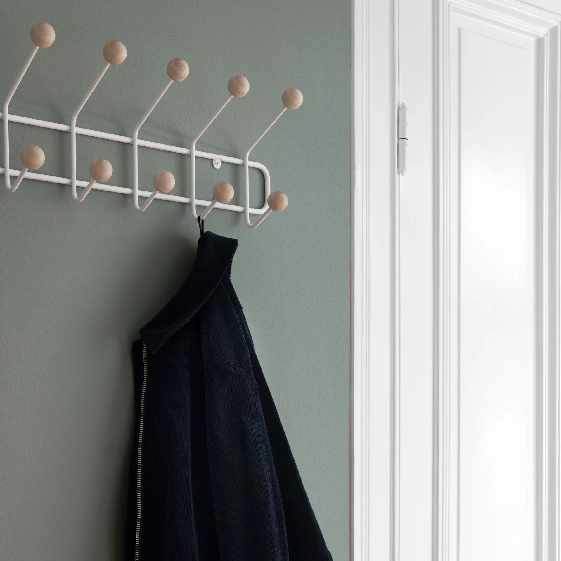 Bill Horizontal L, white Maze