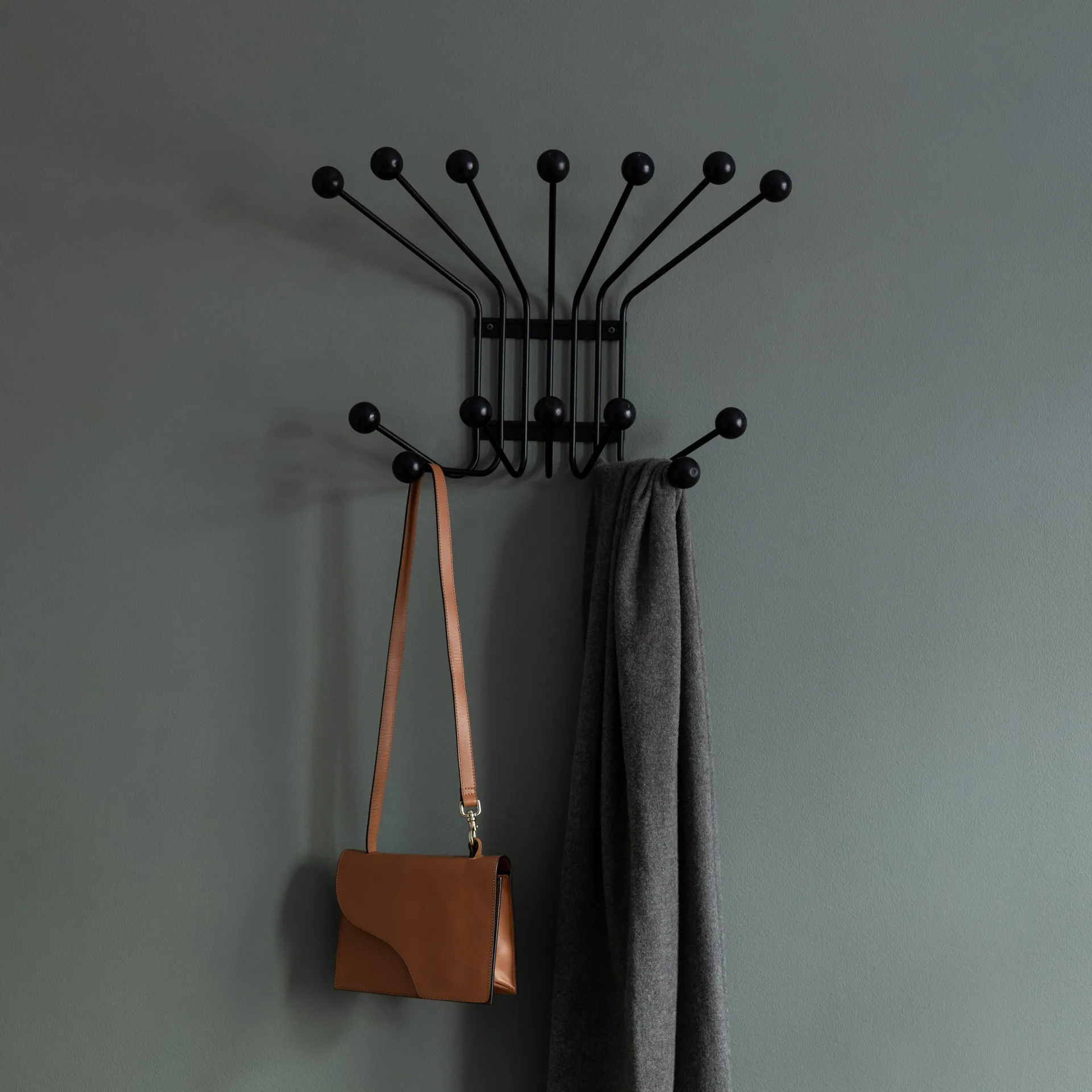 Bill L hanger, black Maze