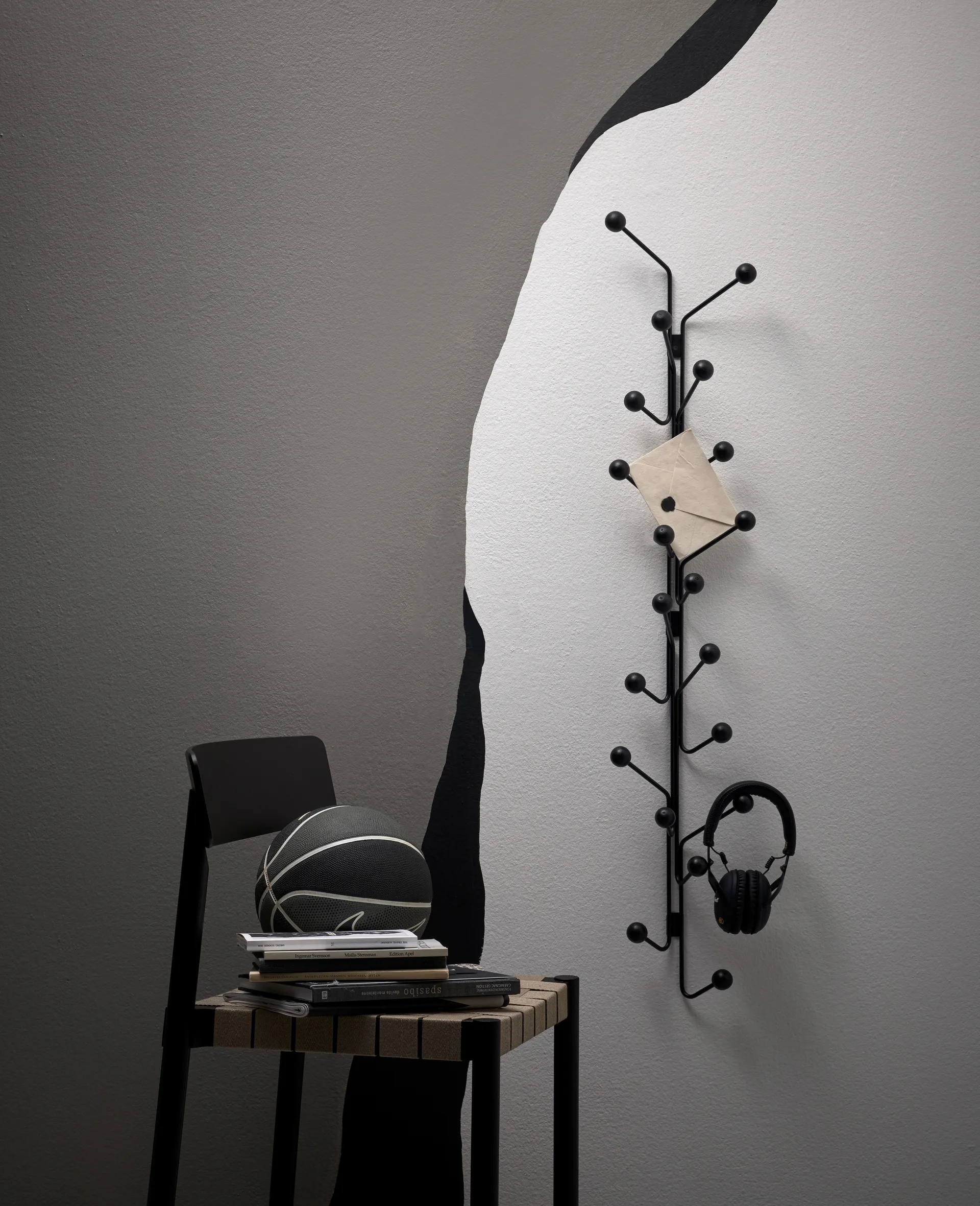 Bill Vertical hanger, Black Maze