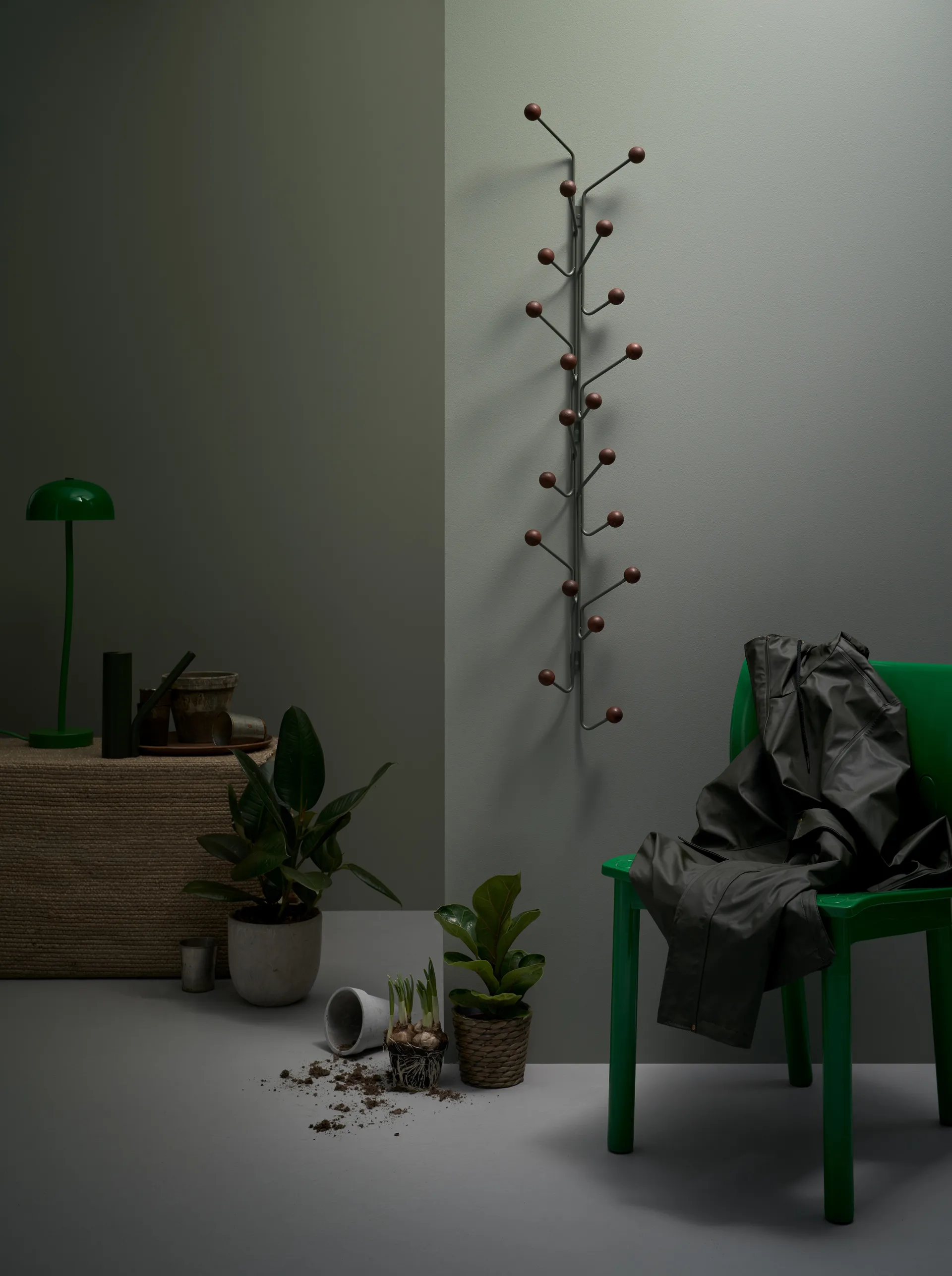 Bill Vertical hanger, Green-dark brown Maze