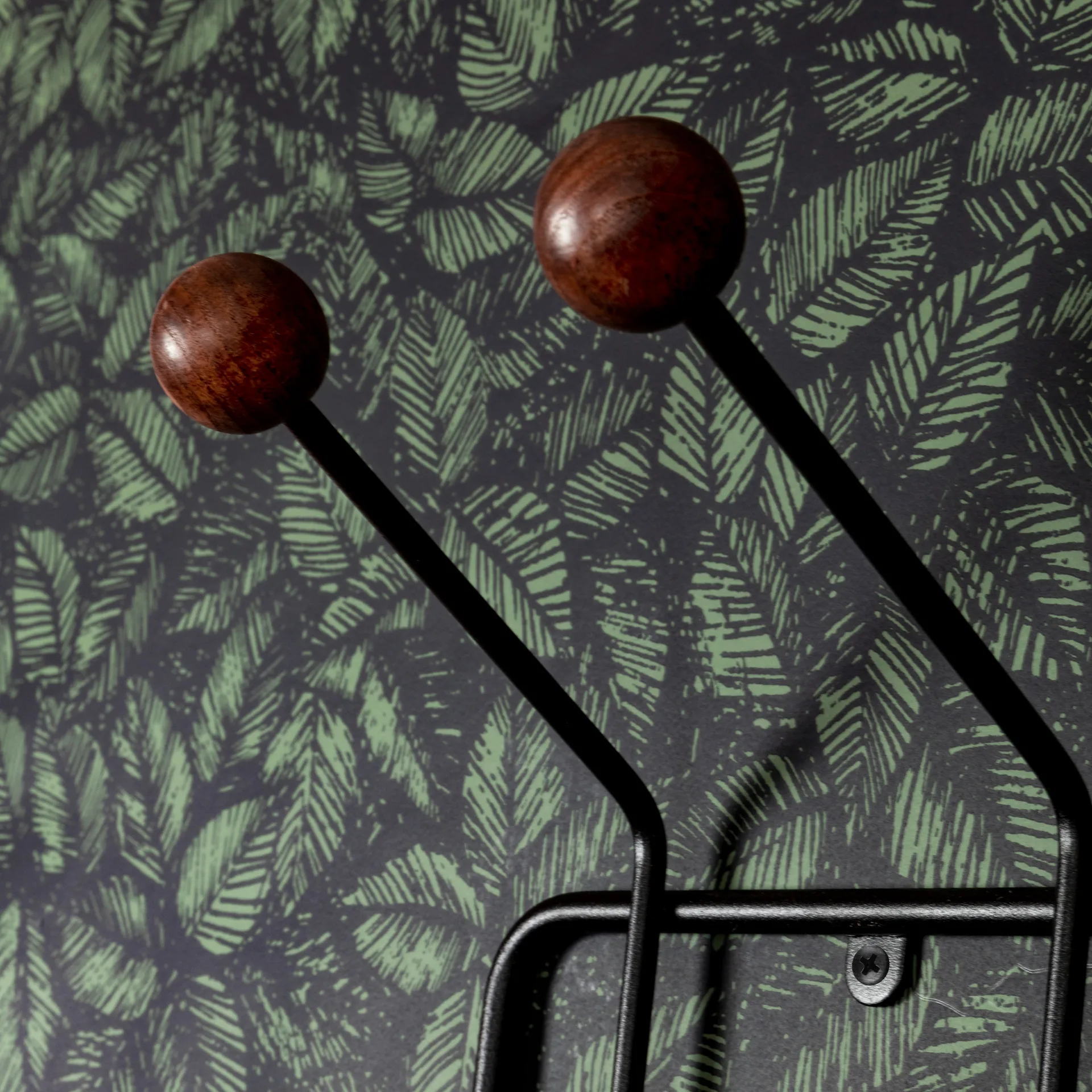 Bill XS hanger, black-dark brown Maze
