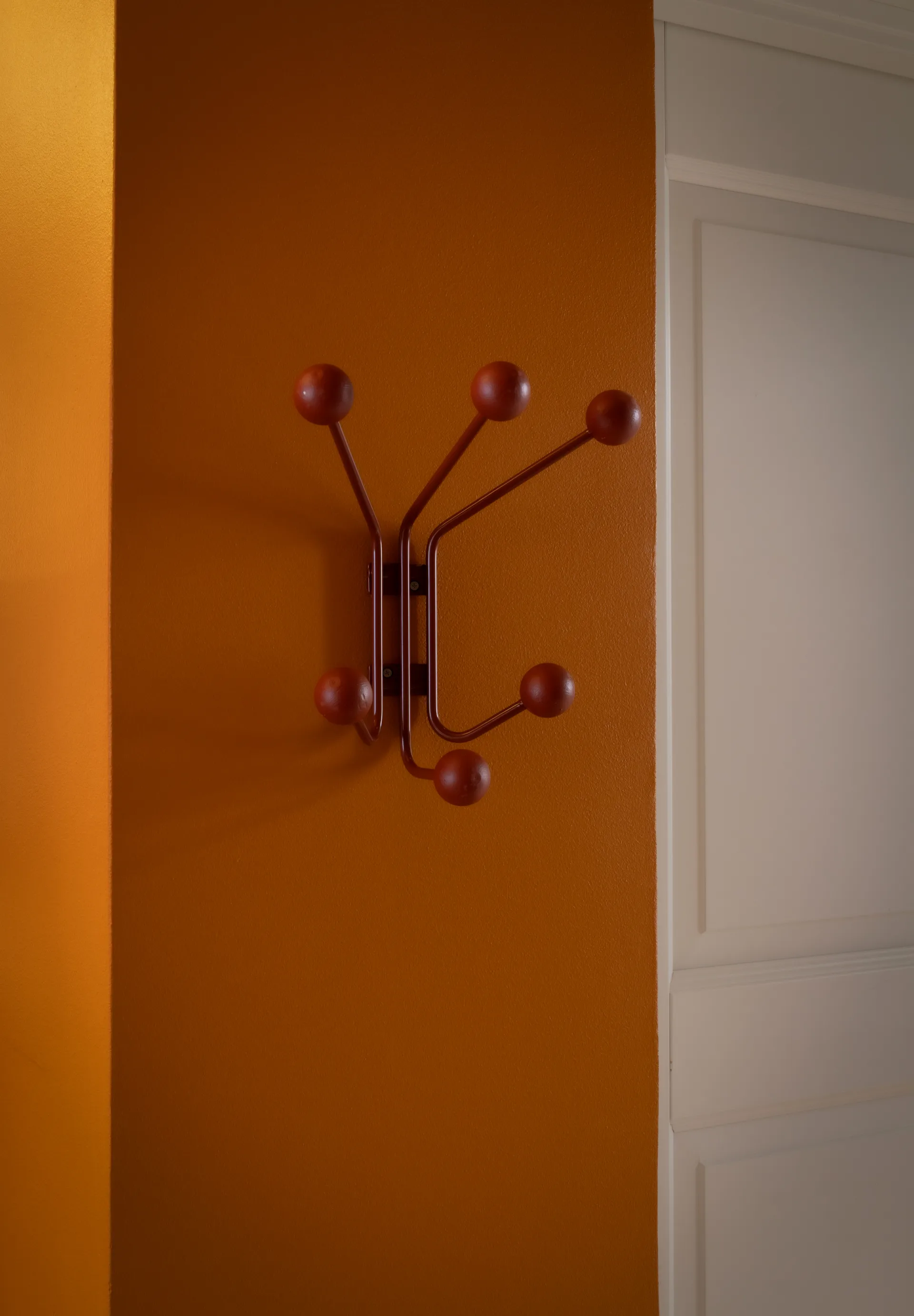 Bill XS hanger, Cinnamon Maze