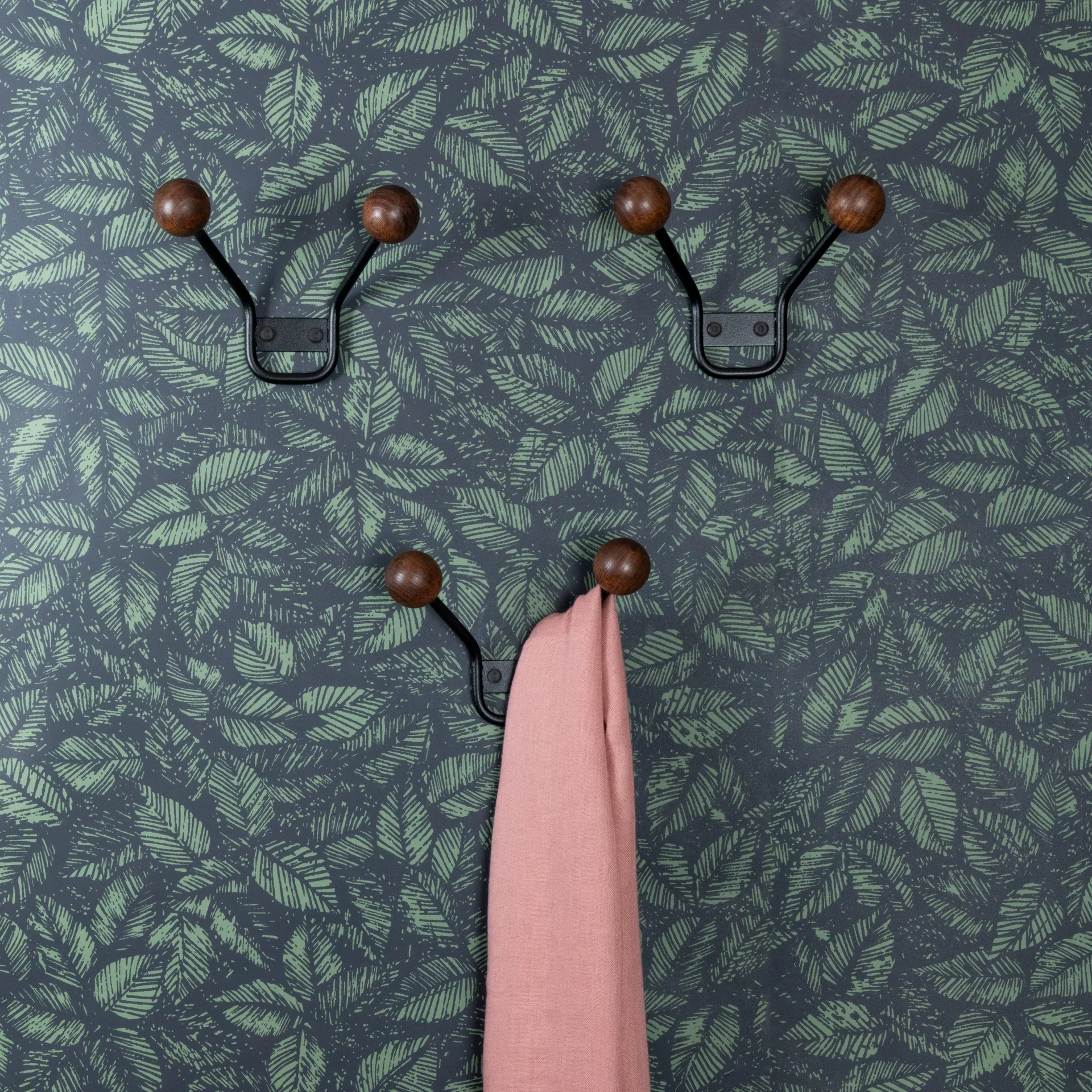 Bill XXS hanger, black-dark brown Maze