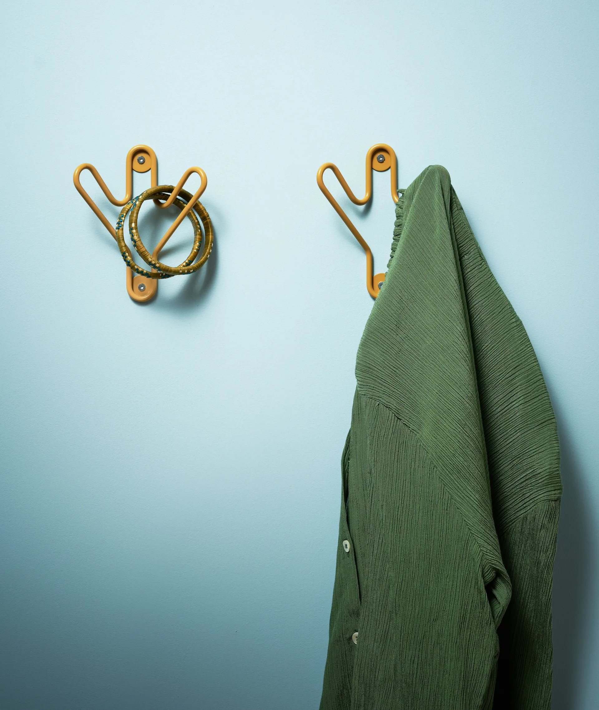 Buddy hook, Ochre yellow Maze